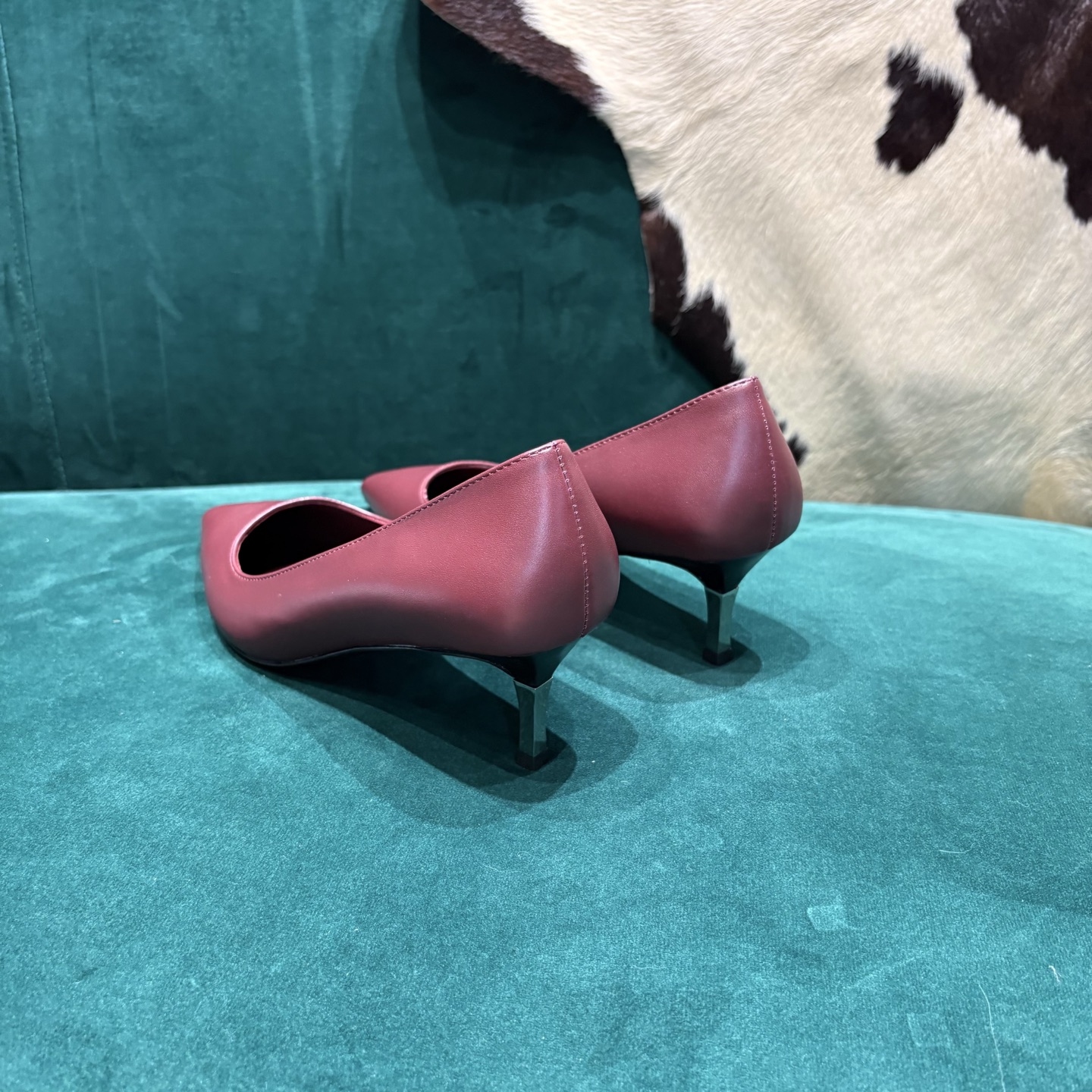Gucci Style Leather Women's Shoes style reference detail image 9 from source 784683