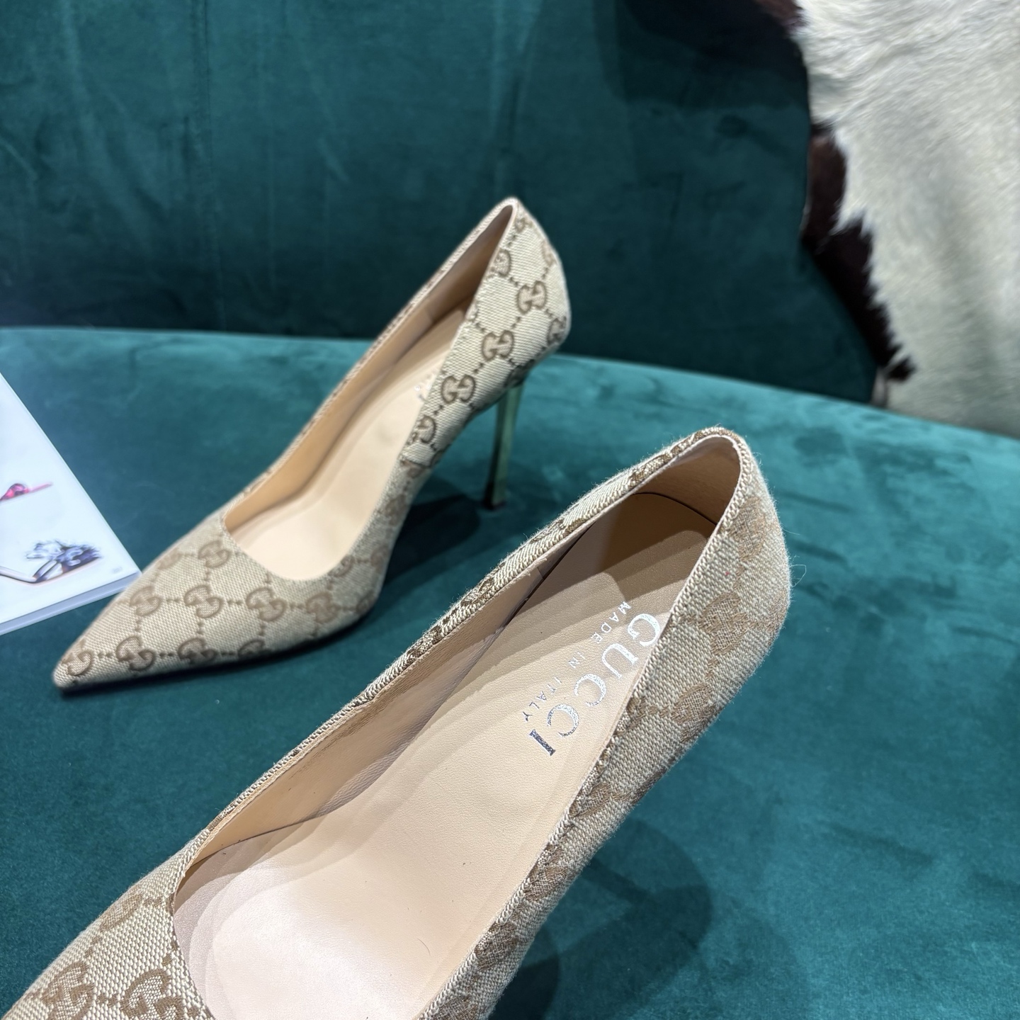 Gucci Style Leather Women's Shoes style reference detail image 5 from source 784684