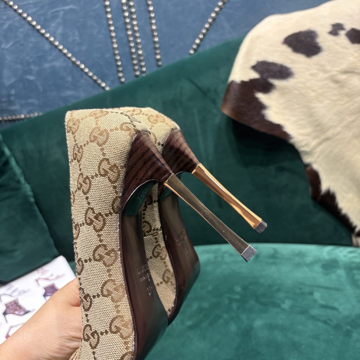 Gucci Style Leather Women's Shoes style reference detail image 8 from source 784684