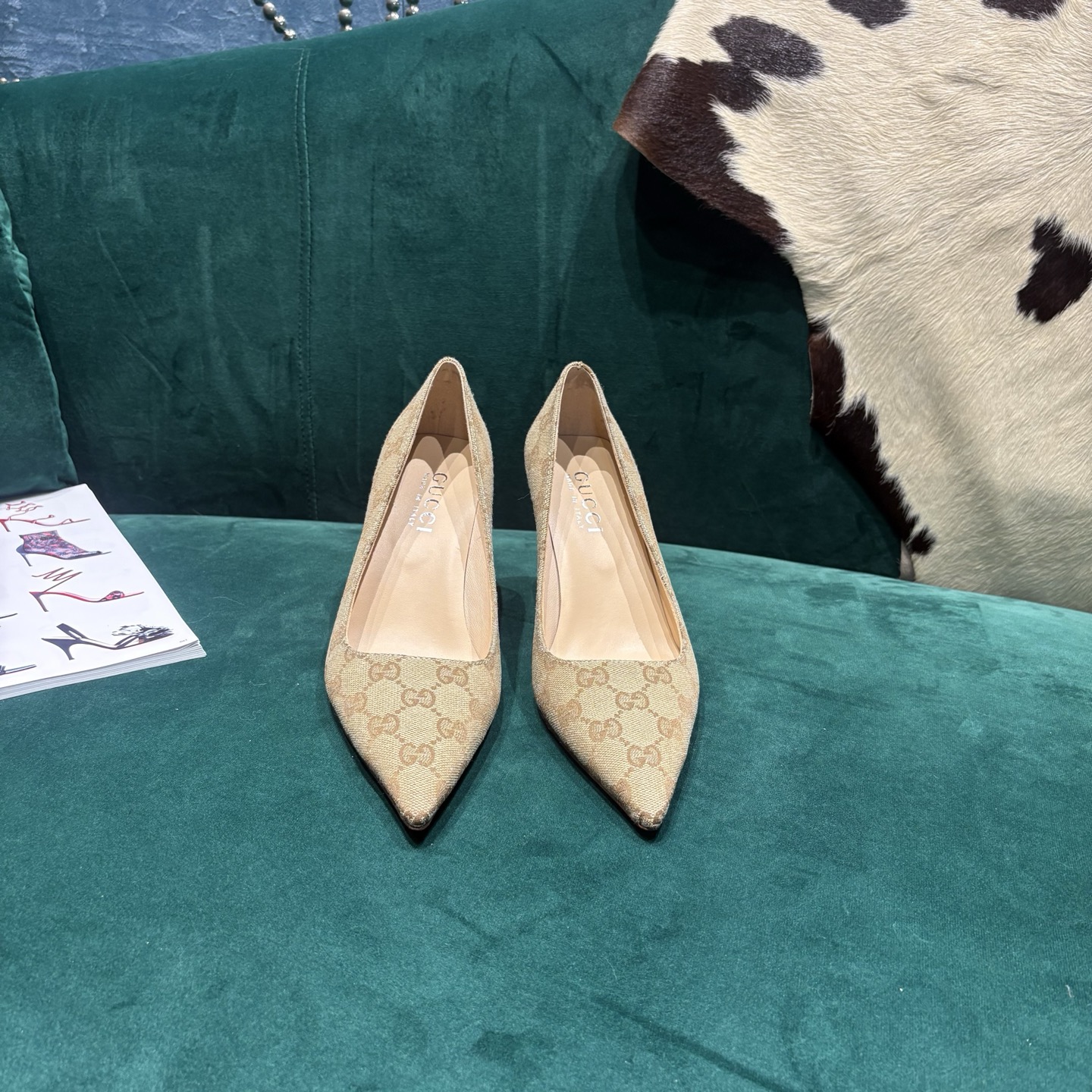 Gucci Style Leather Women's Shoes style reference detail image 1 from source 784685