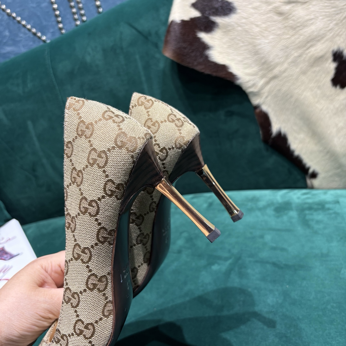 Gucci Style Leather Women's Shoes style reference detail image 7 from source 784685