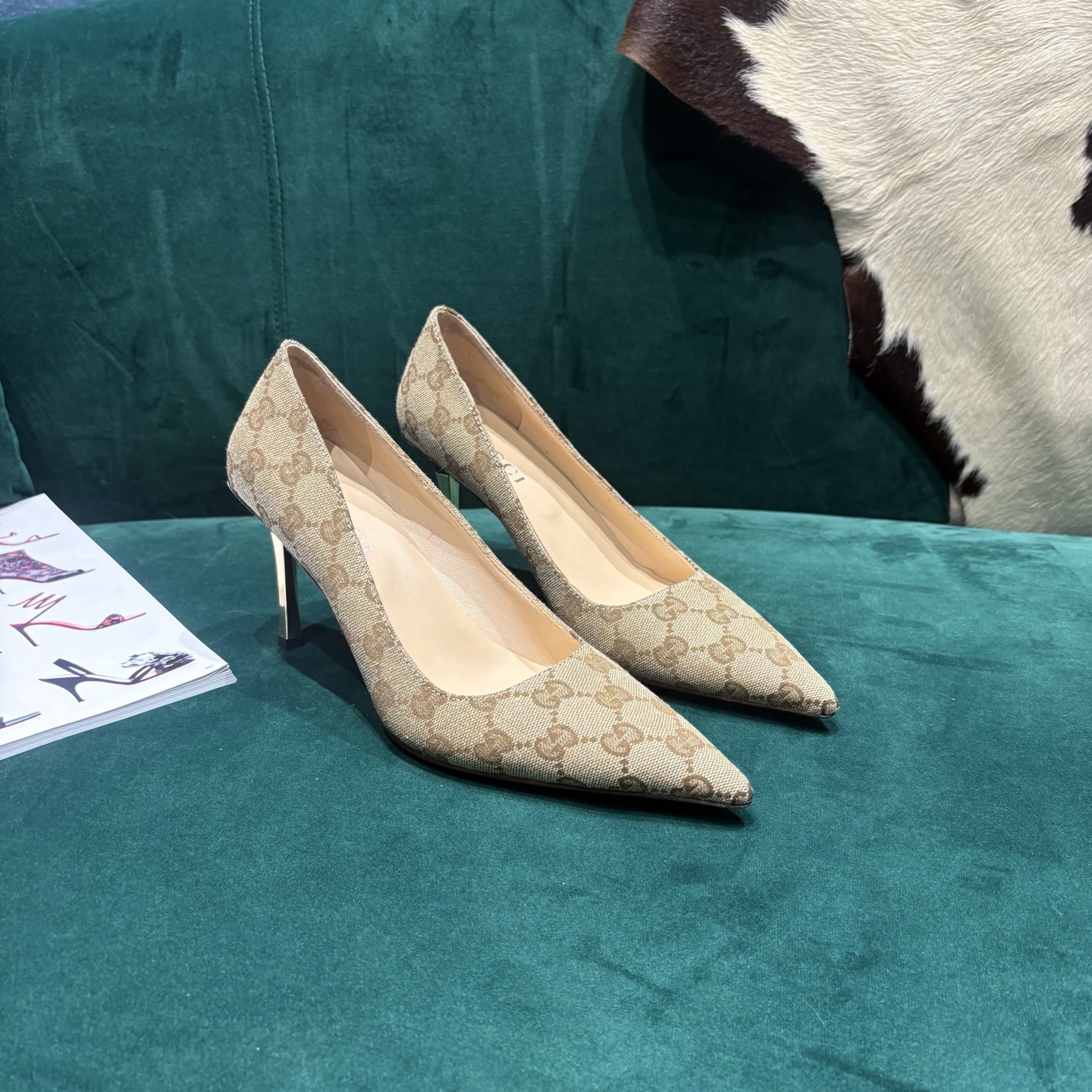 Gucci Style Leather Women's Shoes style reference detail image 2 from source 784685