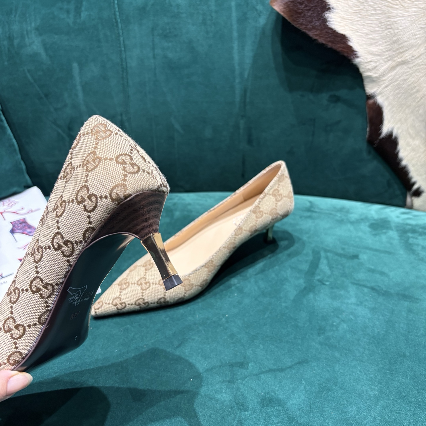 Gucci Style Leather Women's Shoes style reference detail image 7 from source 784686