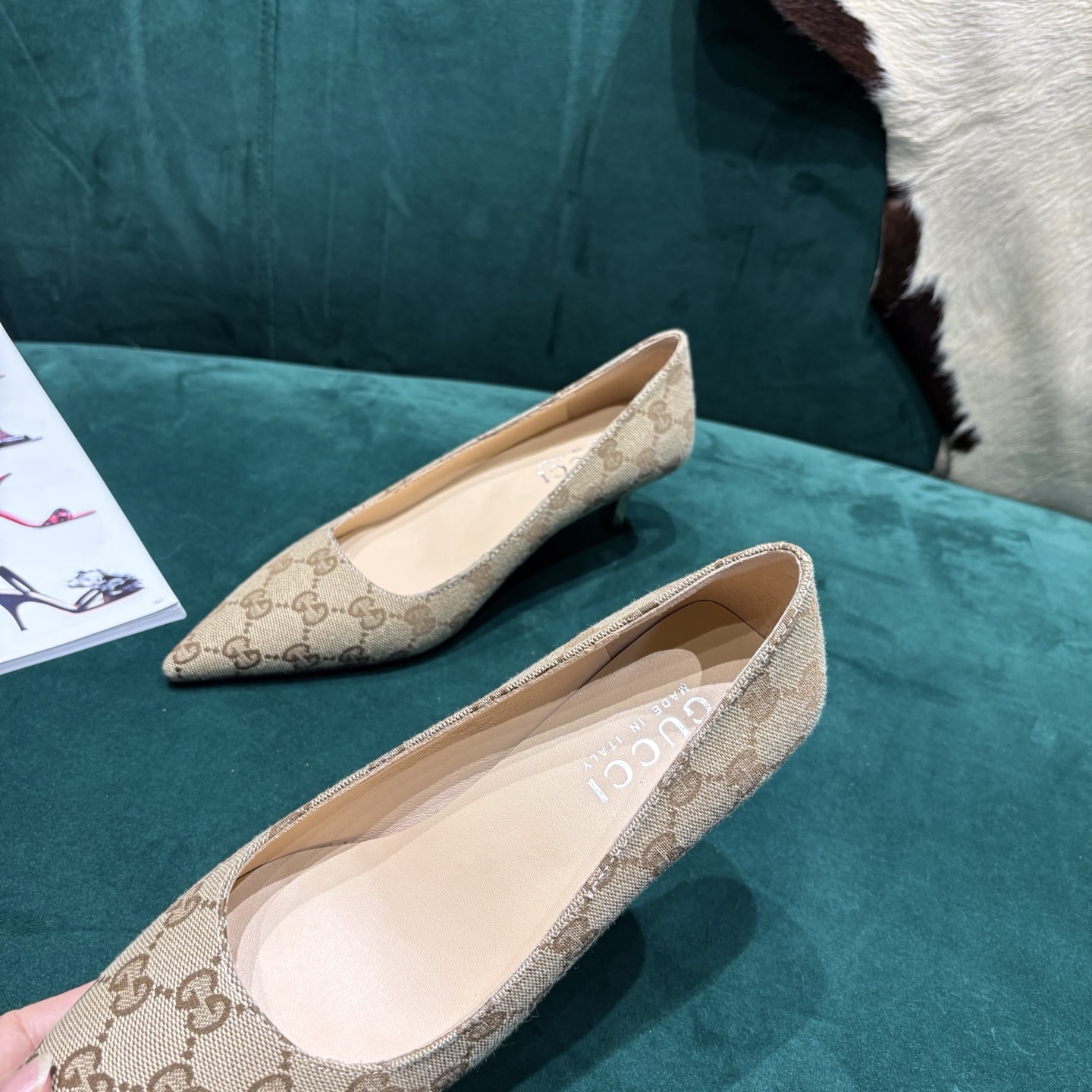Gucci Style Leather Women's Shoes style reference detail image 5 from source 784686