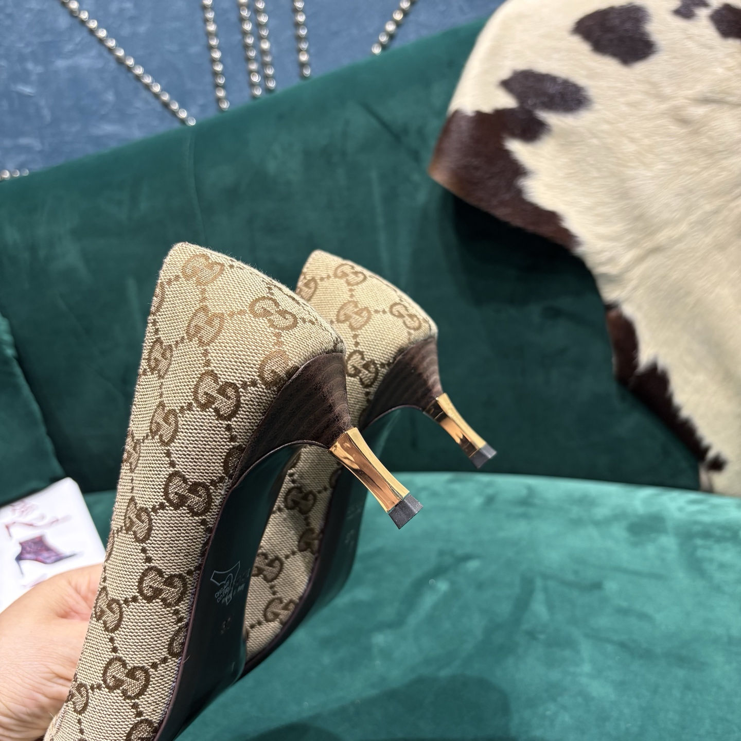Gucci Style Leather Women's Shoes style reference detail image 8 from source 784686