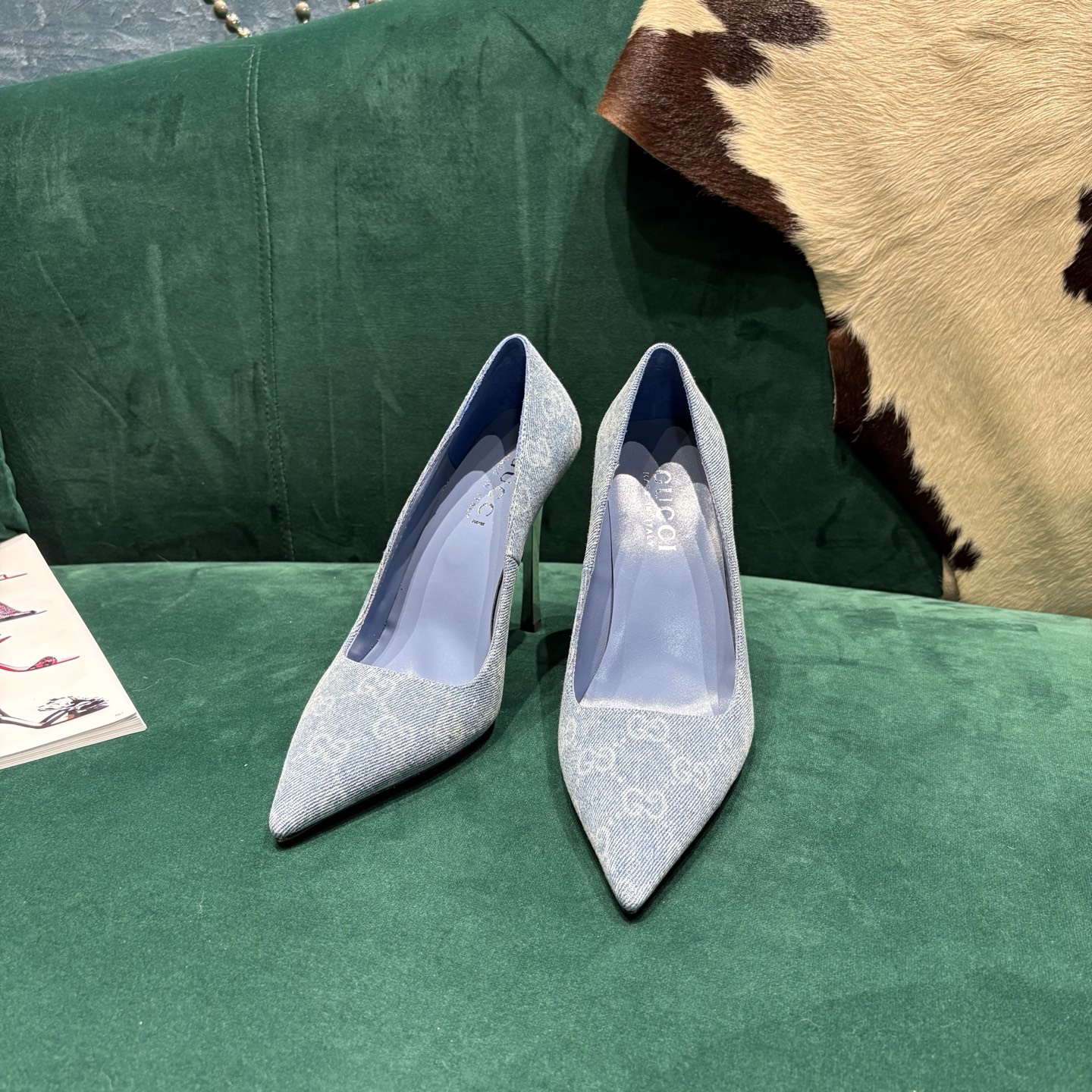 Gucci Style Leather Women's Shoes style reference detail image 1 from source 784687