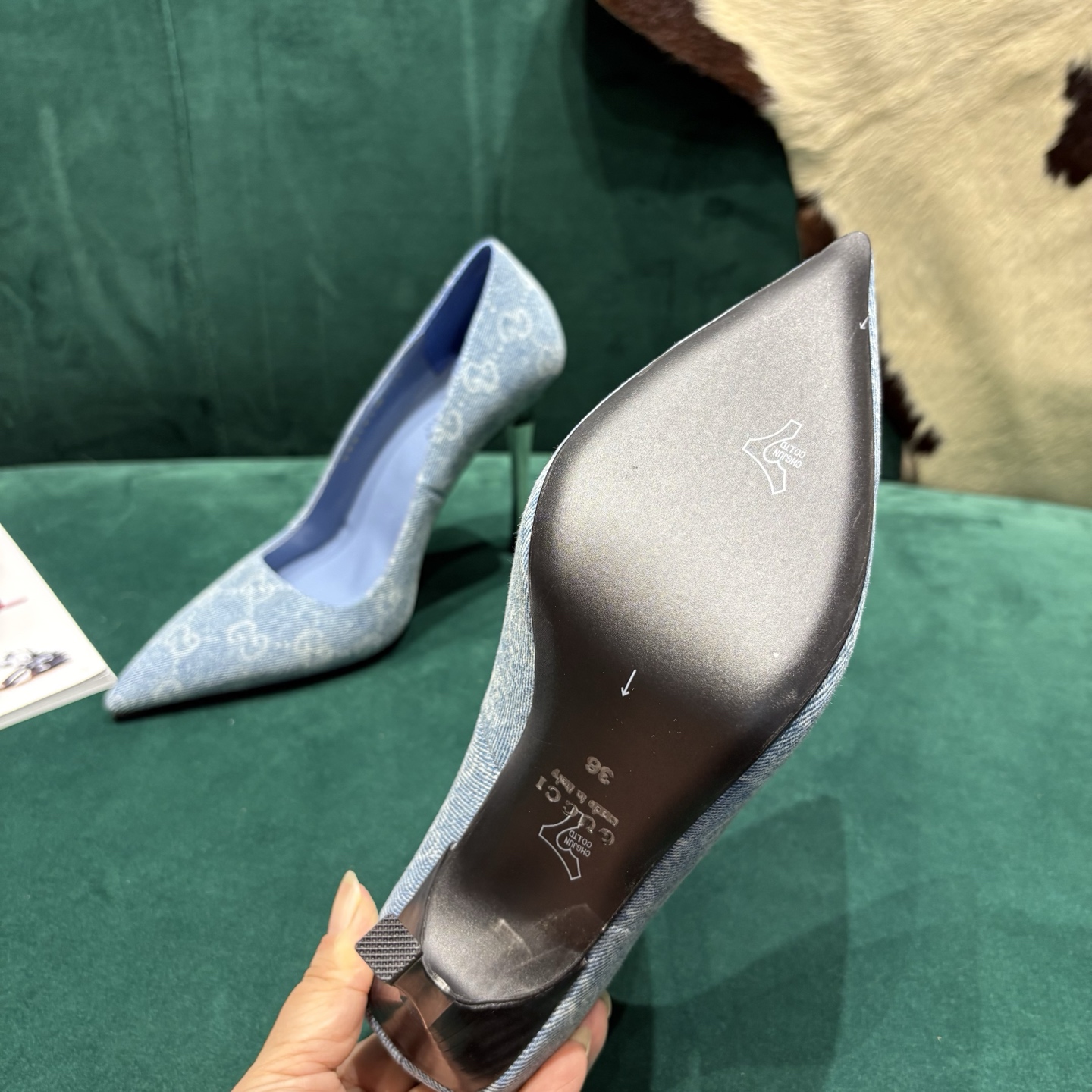 Gucci Style Leather Women's Shoes style reference detail image 6 from source 784687