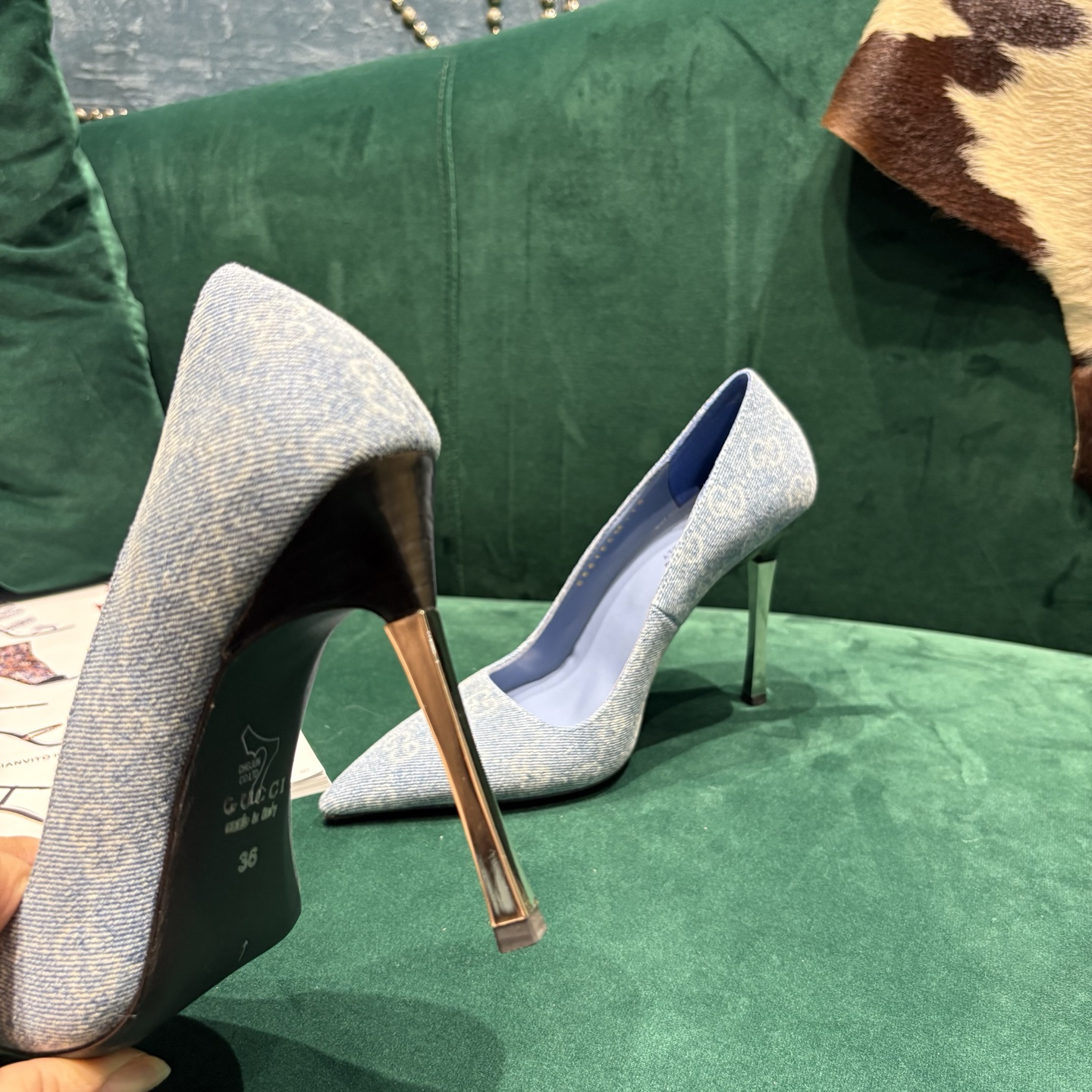 Gucci Style Leather Women's Shoes style reference detail image 7 from source 784687
