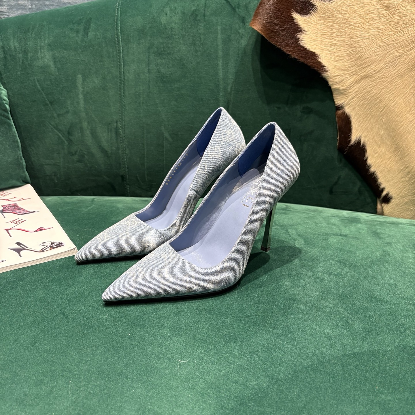 Gucci Style Leather Women's Shoes style reference detail image 3 from source 784687