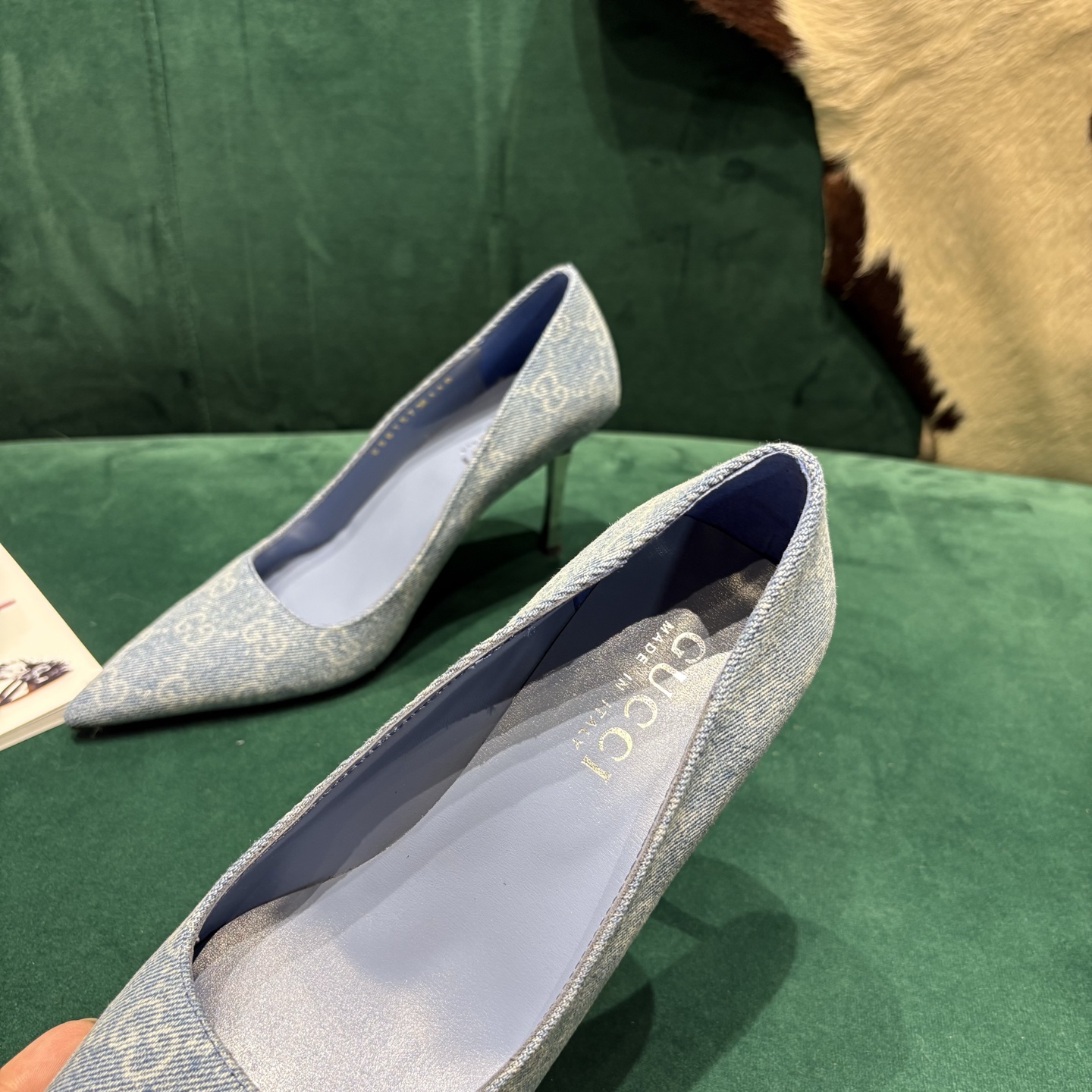 Gucci Style Leather Women's Shoes style reference detail image 5 from source 784688