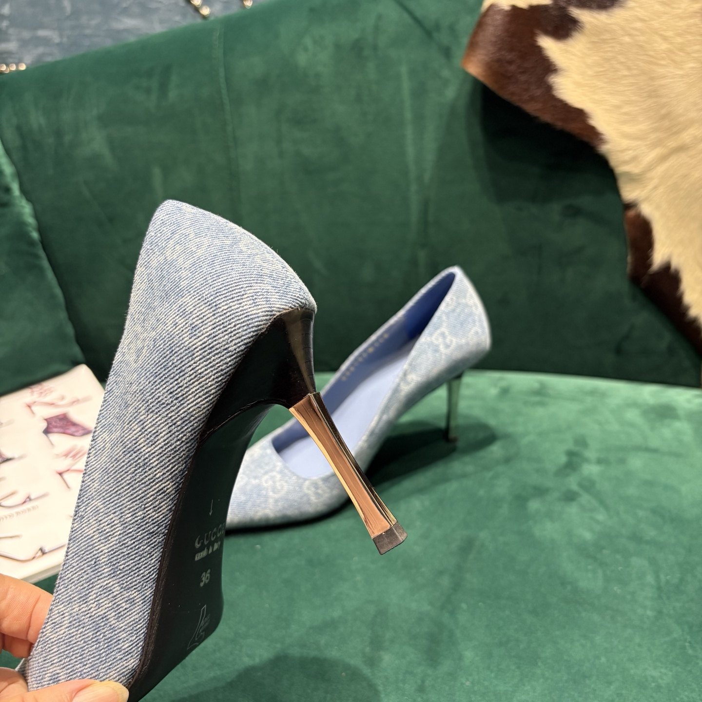 Gucci Style Leather Women's Shoes style reference detail image 7 from source 784688