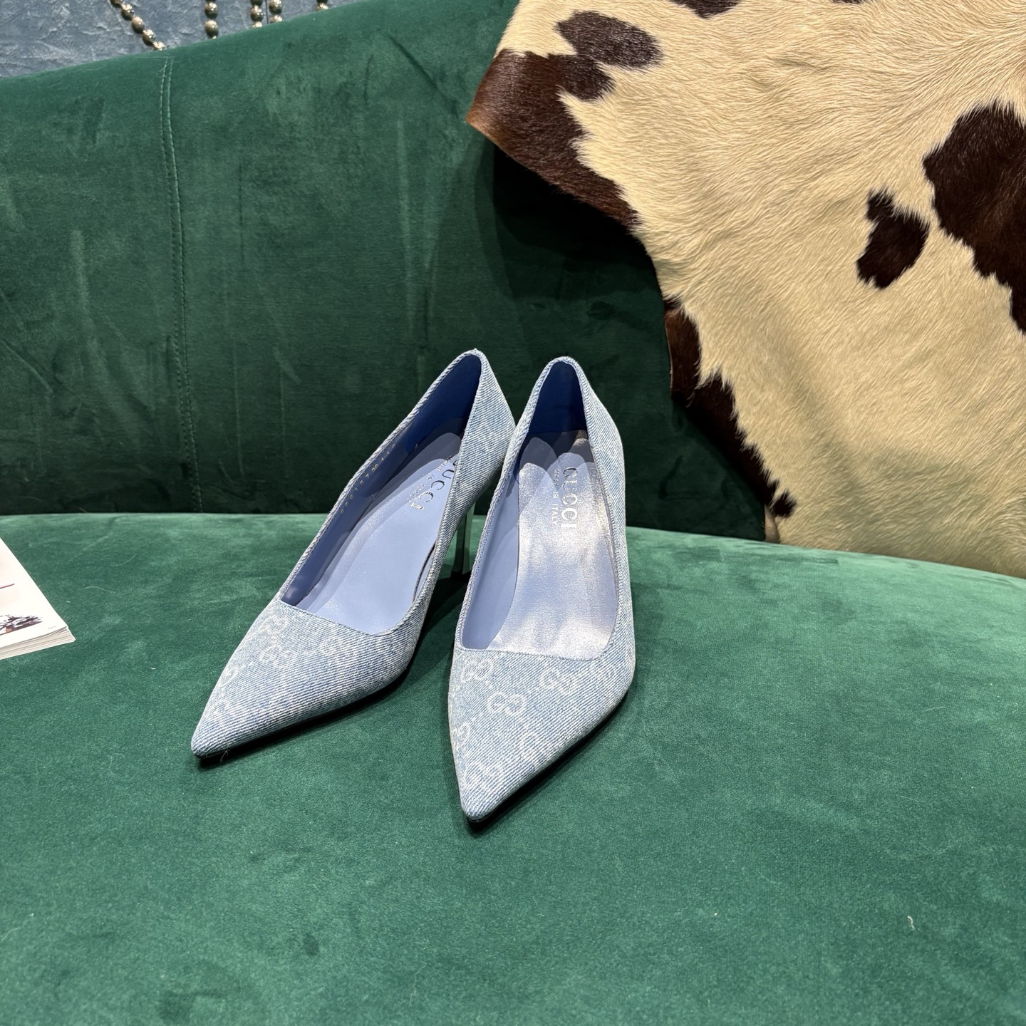 Gucci Style Leather Women's Shoes style reference detail image 1 from source 784688