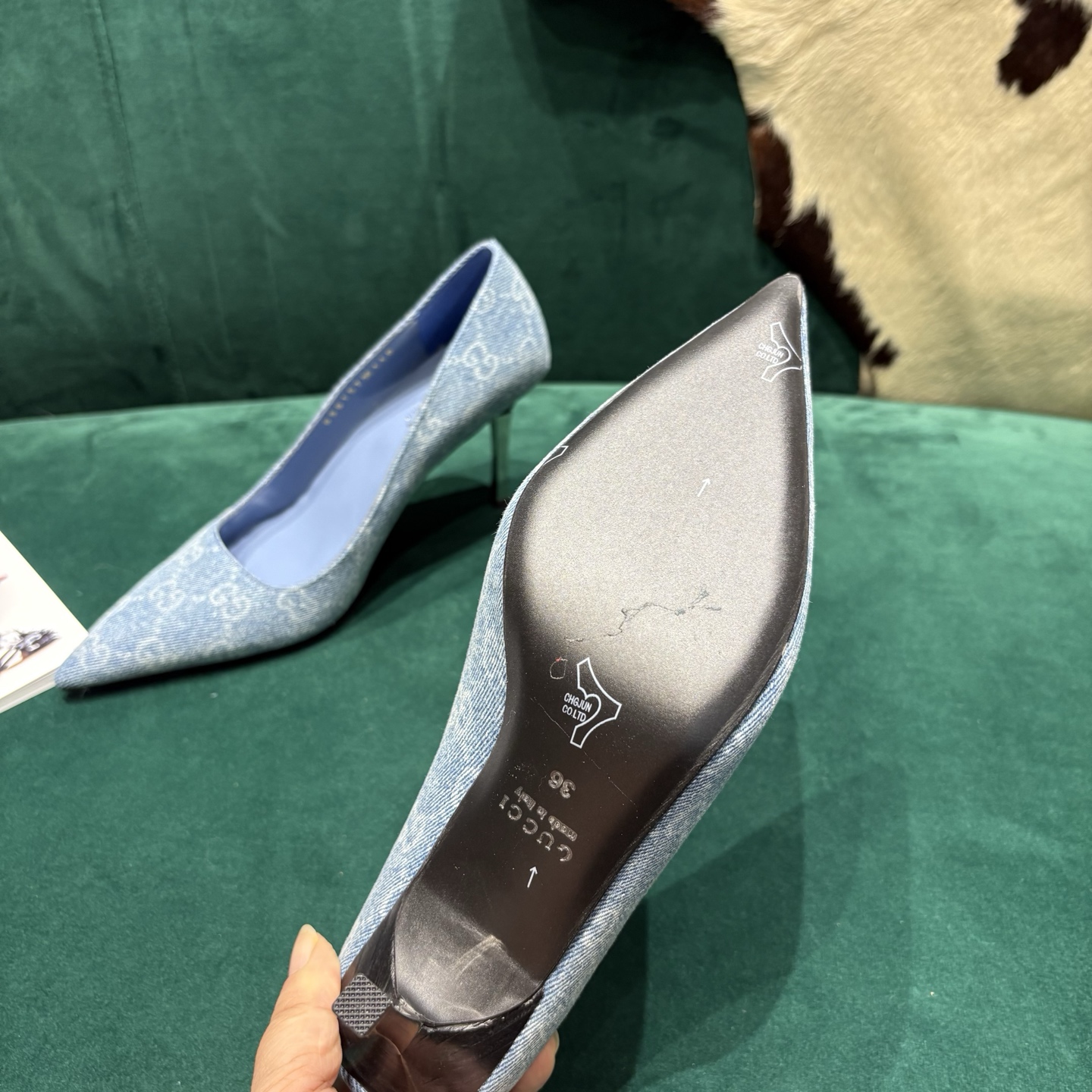 Gucci Style Leather Women's Shoes style reference detail image 6 from source 784688