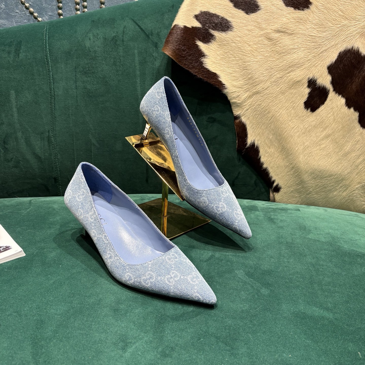 Gucci Style Leather Women's Shoes style reference detail image 9 from source 784689
