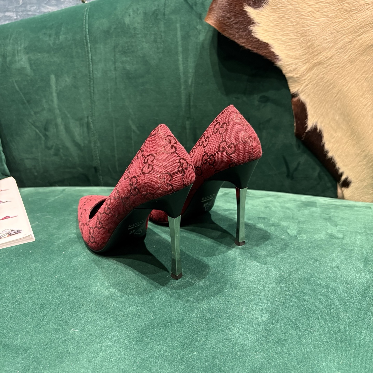 Gucci Style Leather Women's Shoes style reference detail image 7 from source 784690