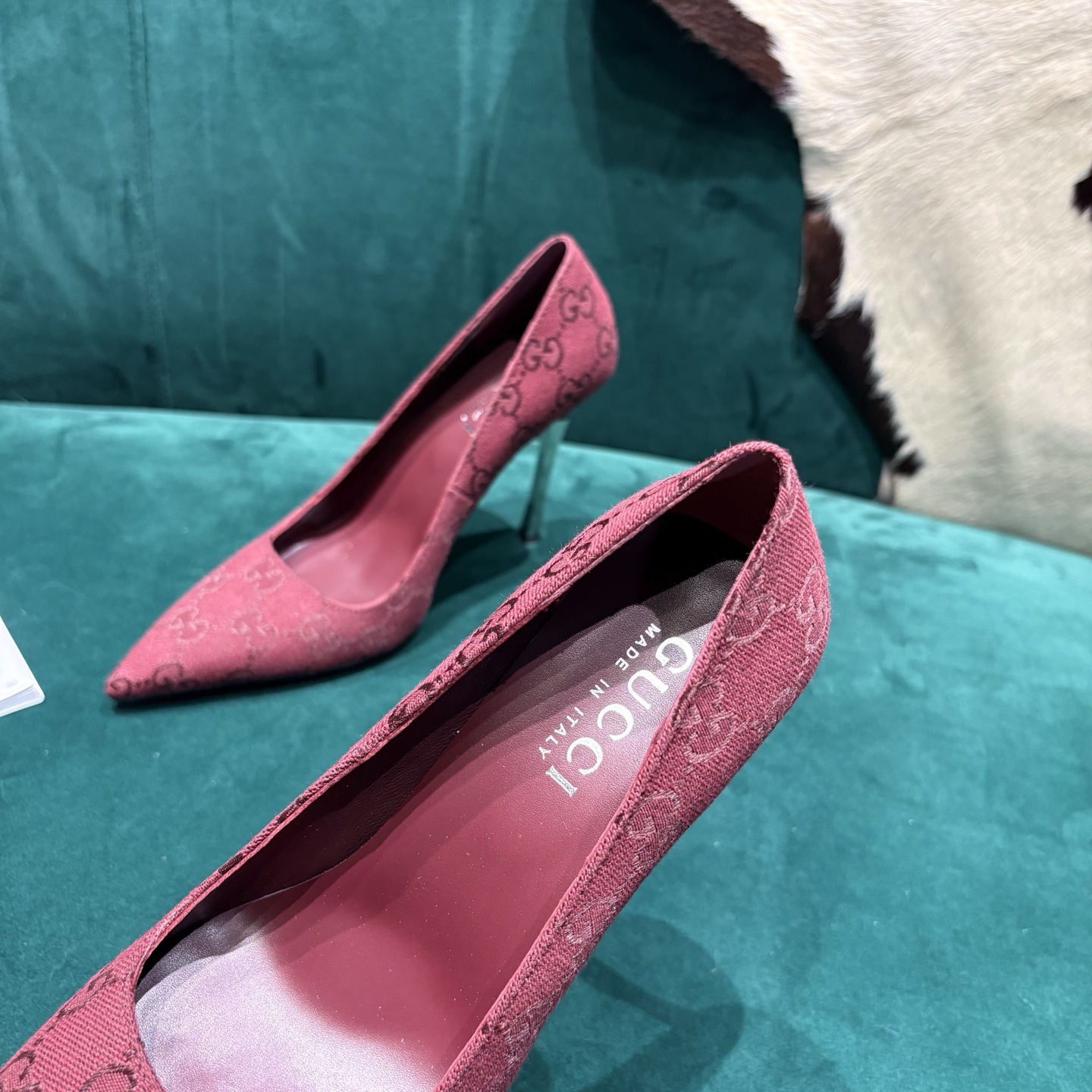 Gucci Style Leather Women's Shoes style reference detail image 5 from source 784690