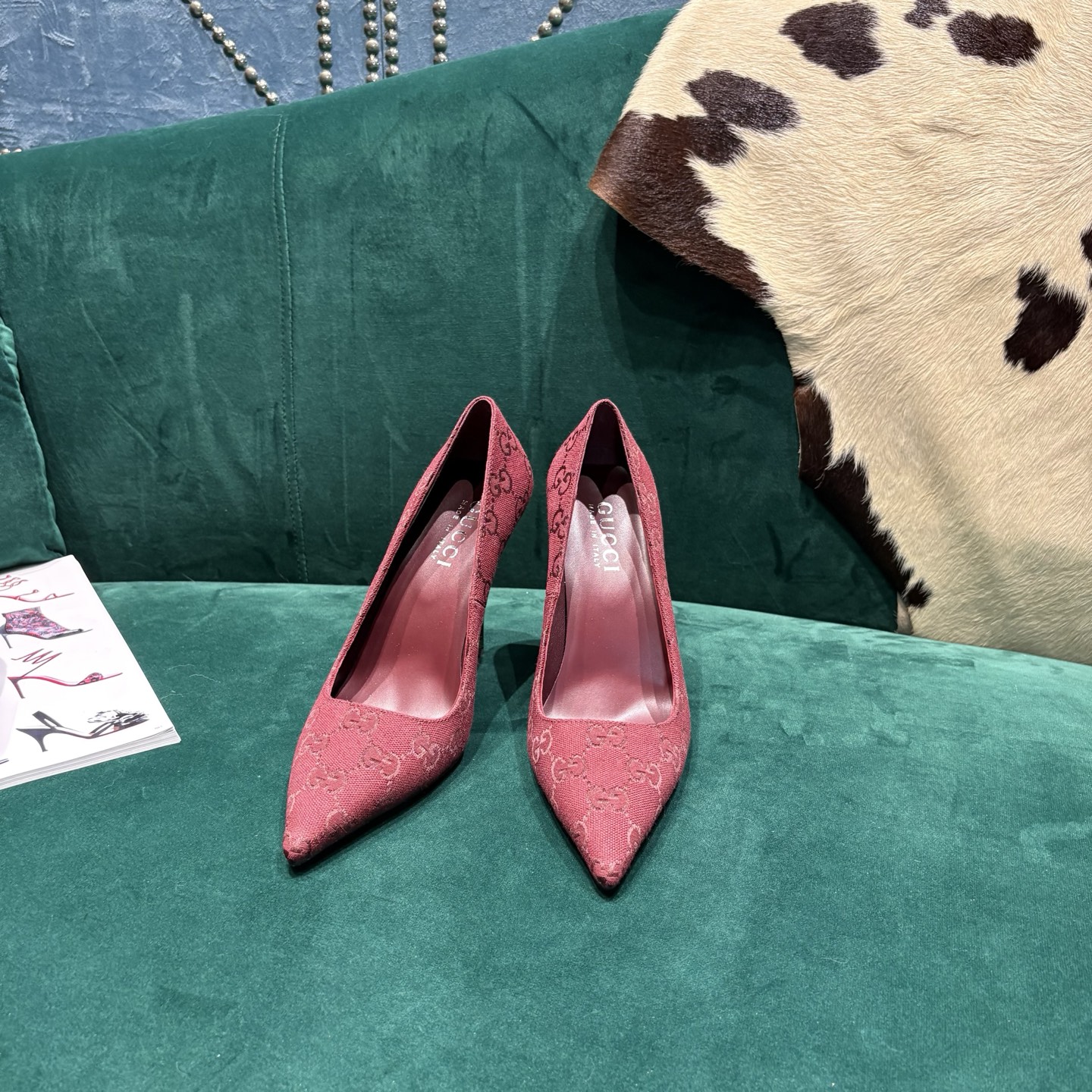 Gucci Style Leather Women's Shoes style reference detail image 1 from source 784690