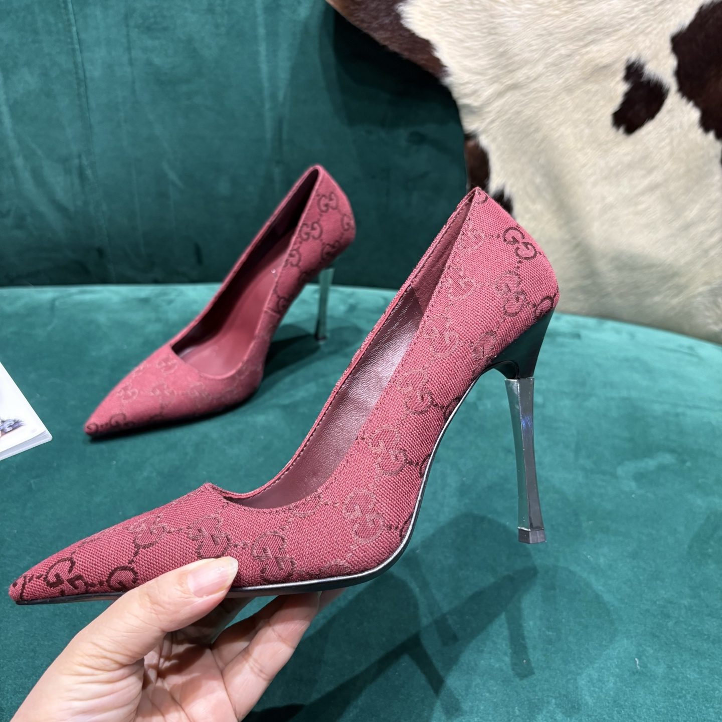 Gucci Style Leather Women's Shoes style reference detail image 4 from source 784690