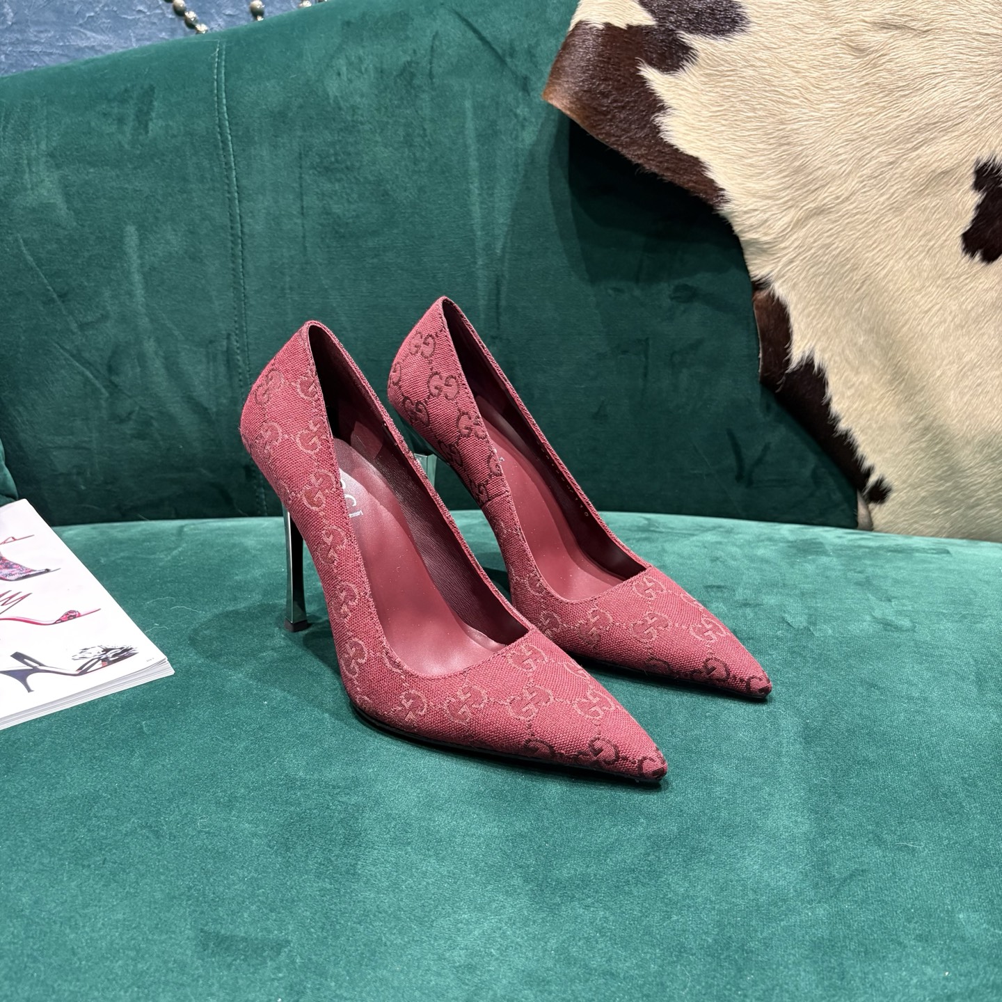 Gucci Style Leather Women's Shoes style reference detail image 2 from source 784690
