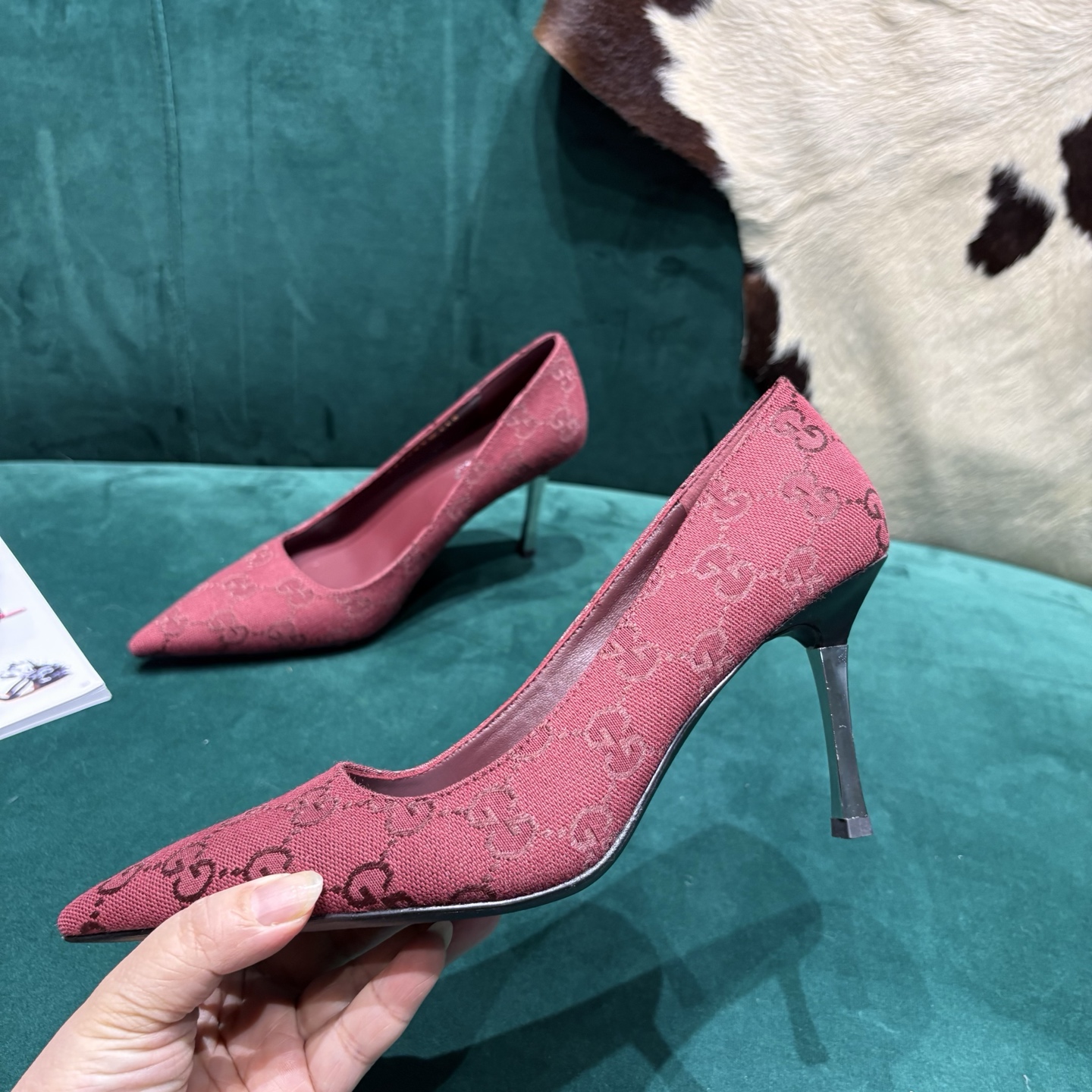 Gucci Style Leather Women's Shoes style reference detail image 4 from source 784691