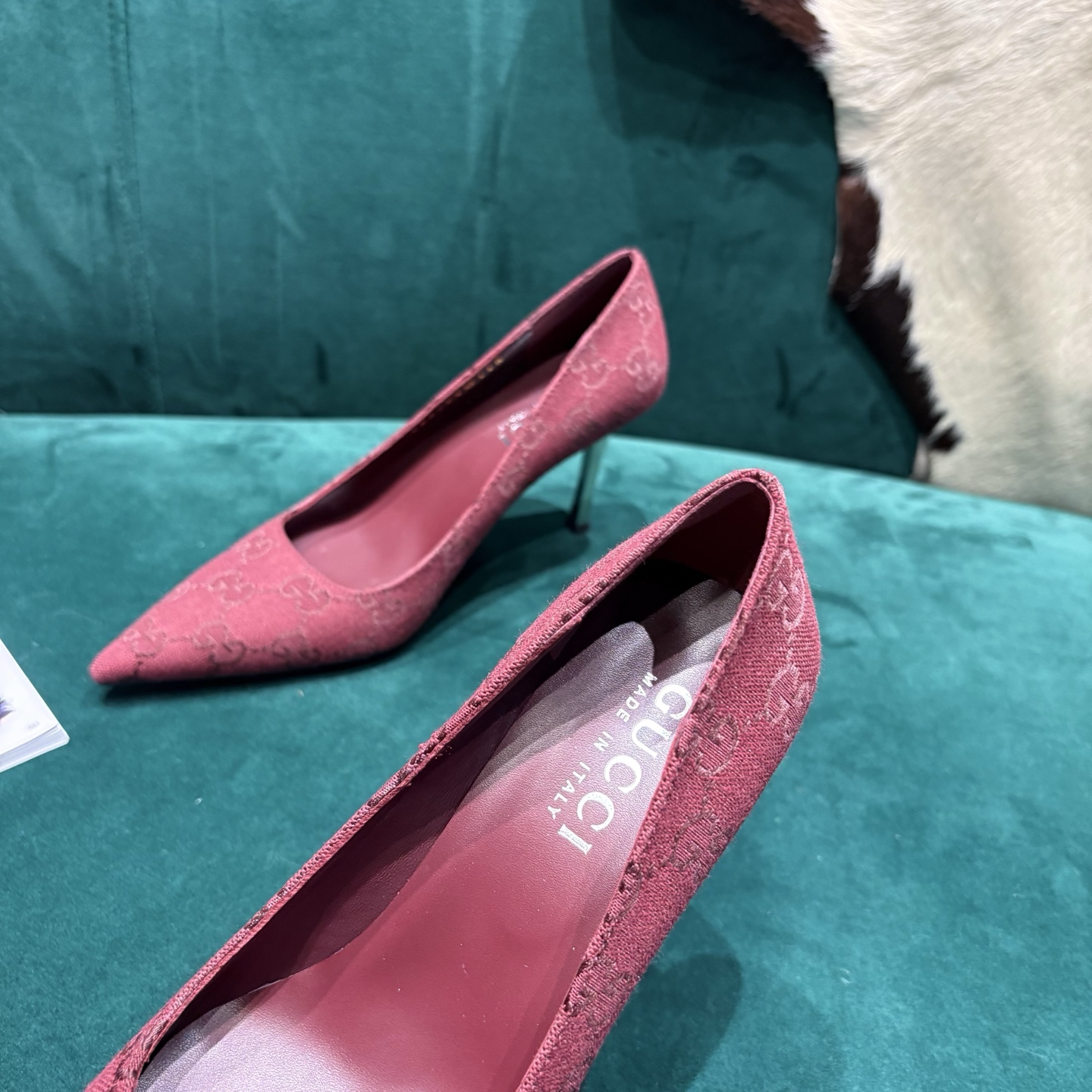 Gucci Style Leather Women's Shoes style reference detail image 5 from source 784691