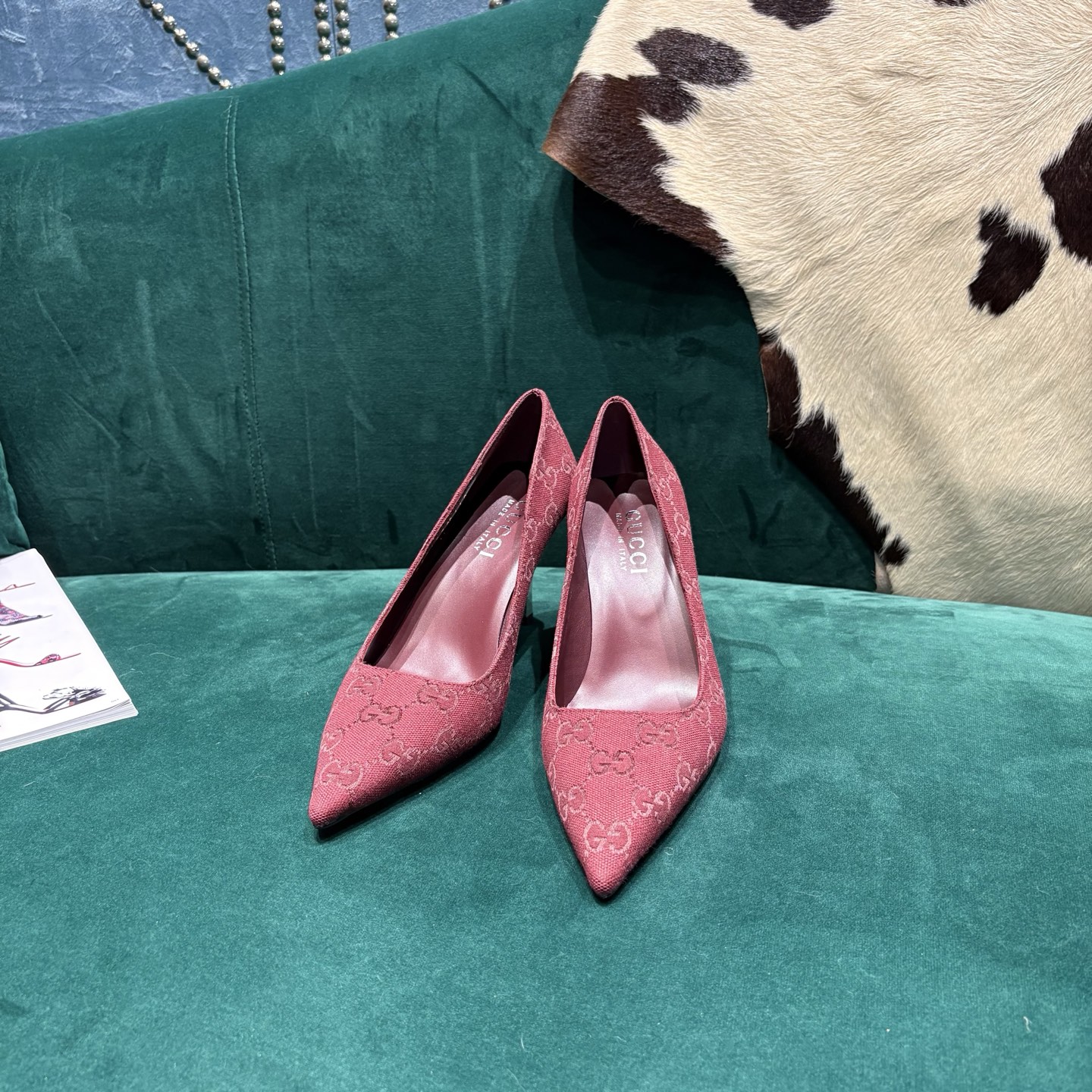 Gucci Style Leather Women's Shoes style reference detail image 1 from source 784691