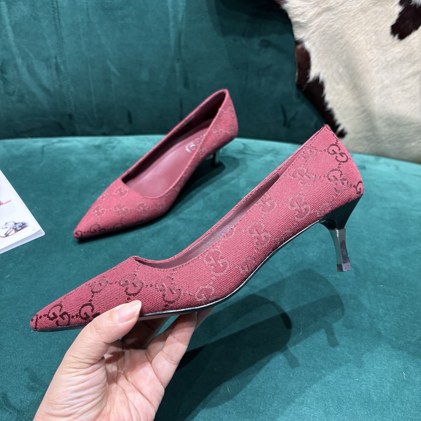 Gucci Style Leather Women's Shoes style reference detail image 4 from source 784692