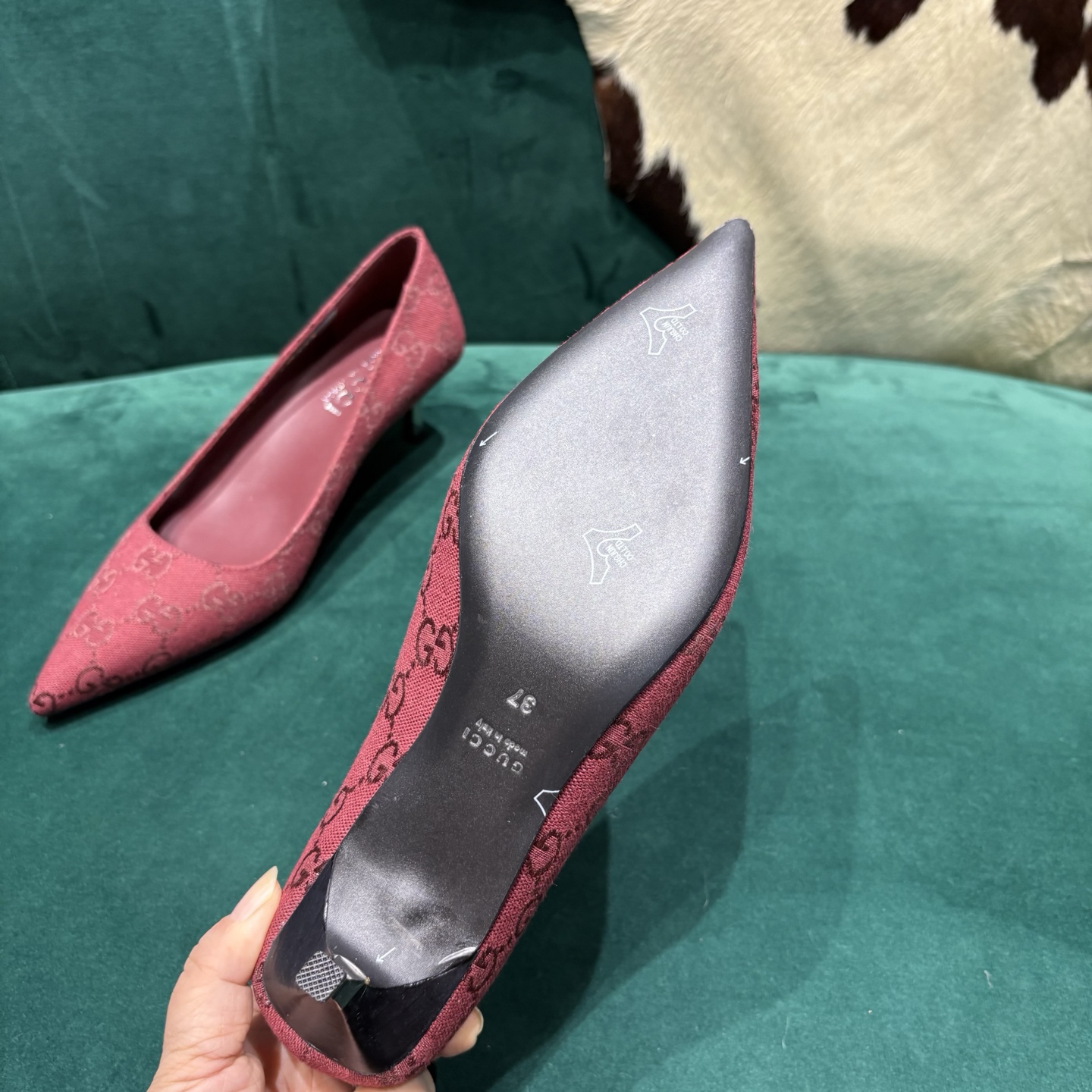 Gucci Style Leather Women's Shoes style reference detail image 6 from source 784692
