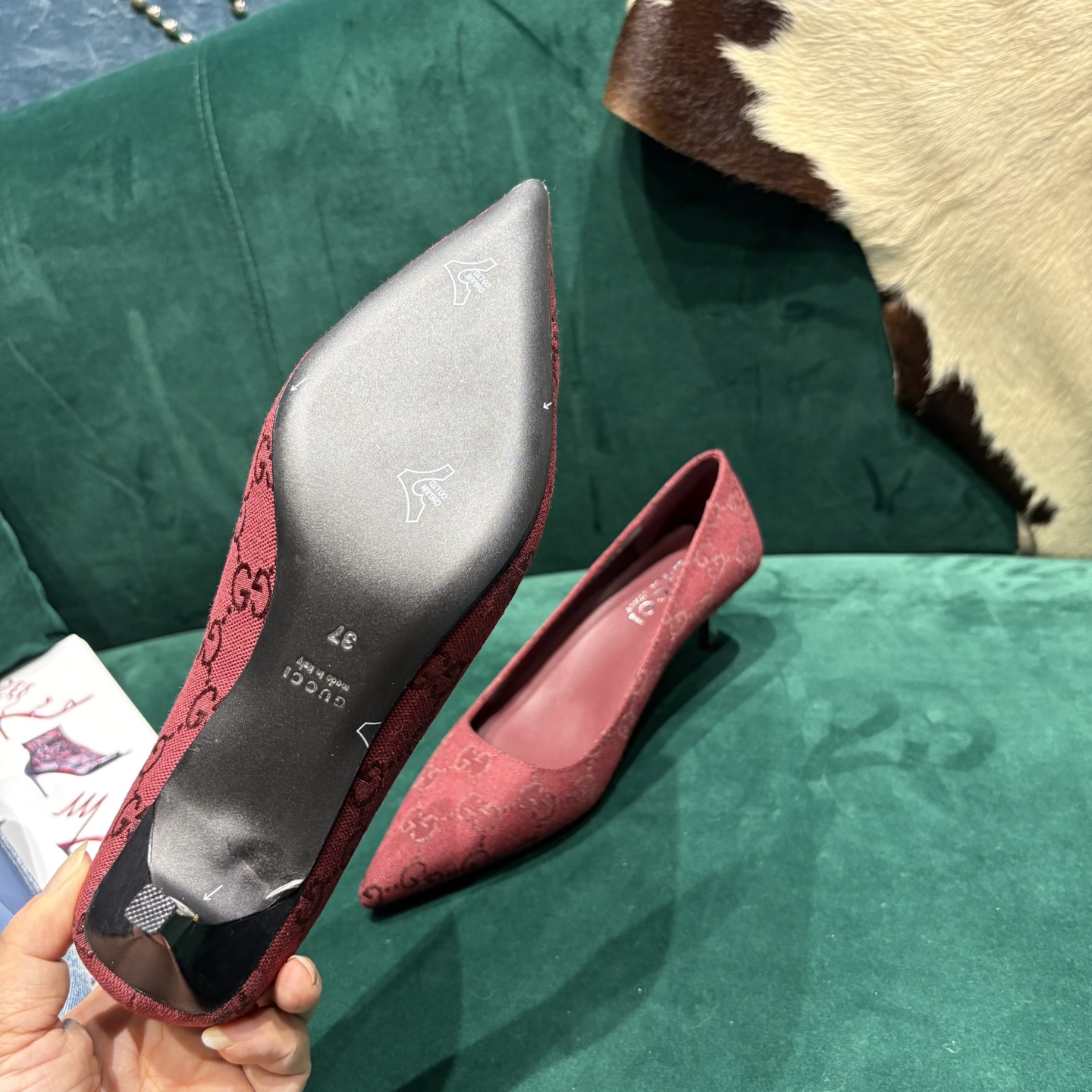Gucci Style Leather Women's Shoes style reference detail image 8 from source 784692