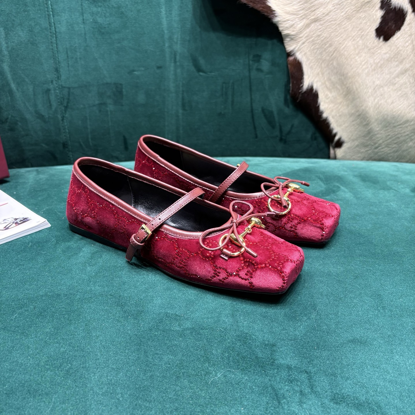 Gucci Style Leather Women's Shoes style reference detail image 2 from source 784698