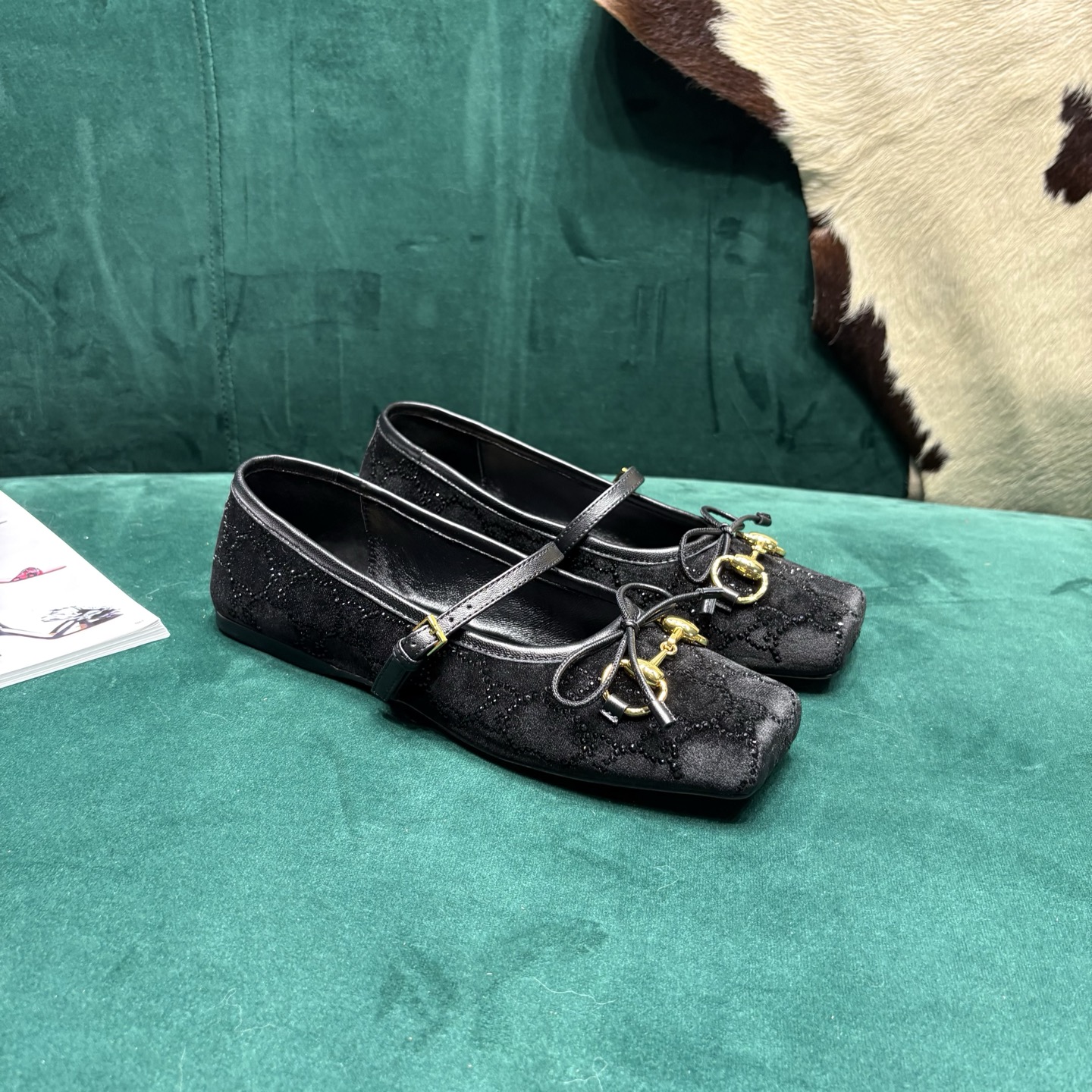 Gucci Style Leather Women's Shoes style reference detail image 2 from source 784699