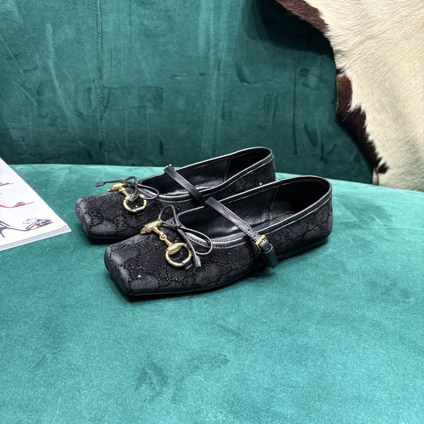 Gucci Style Leather Women's Shoes style reference detail image 3 from source 784699
