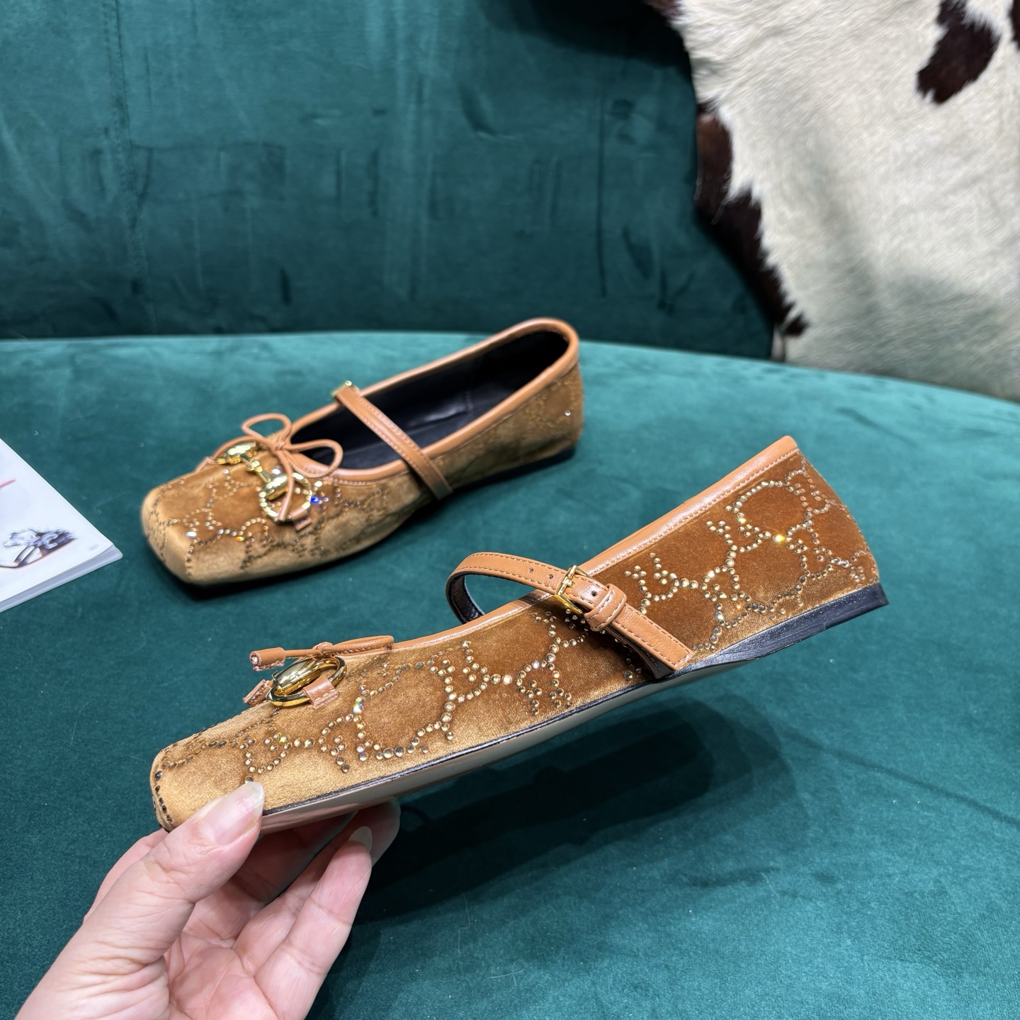 Gucci Style Leather Women's Shoes style reference detail image 4 from source 784700
