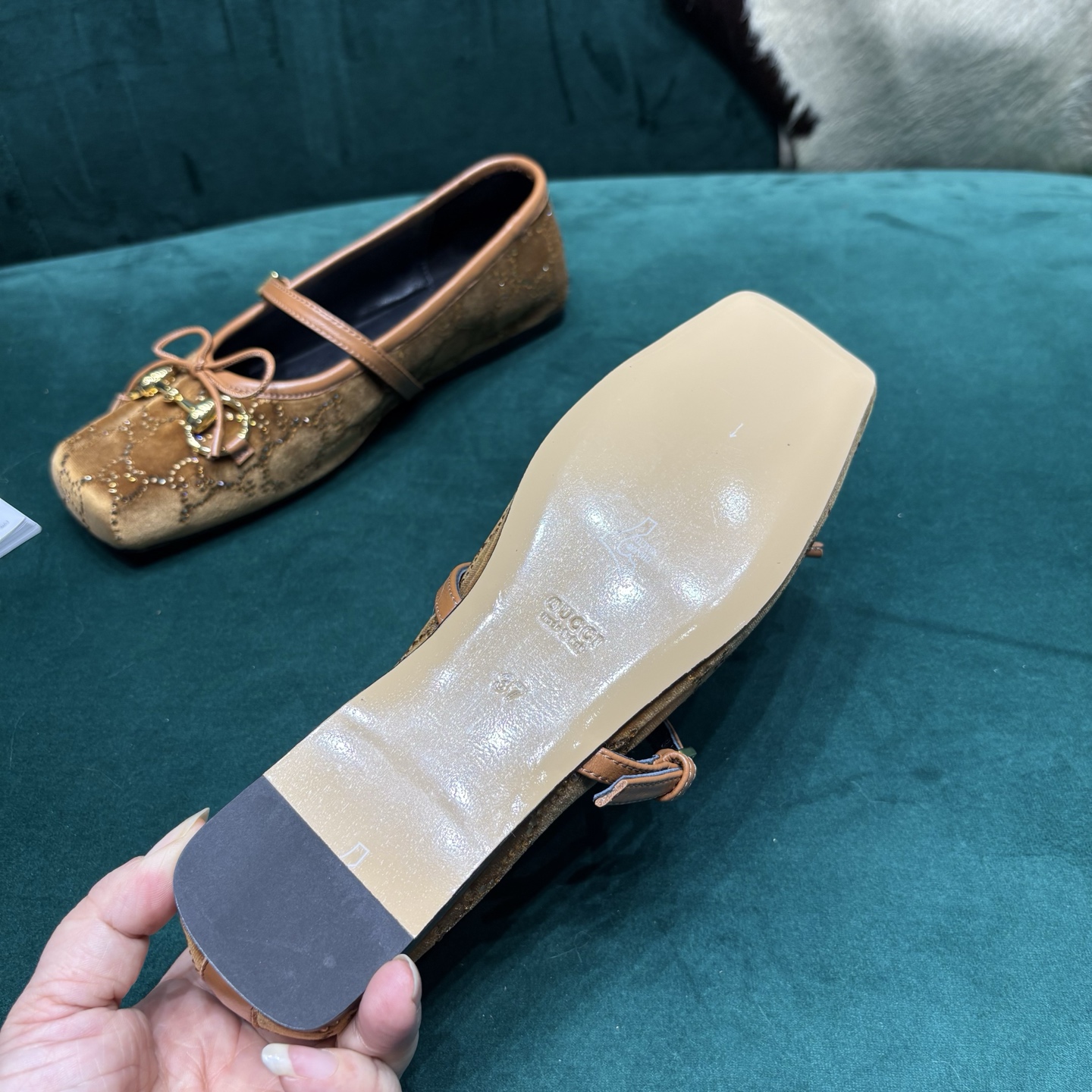 Gucci Style Leather Women's Shoes style reference detail image 6 from source 784700
