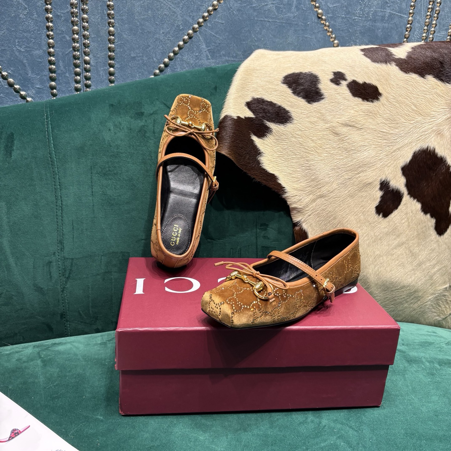 Gucci Style Leather Women's Shoes style reference detail image 9 from source 784700