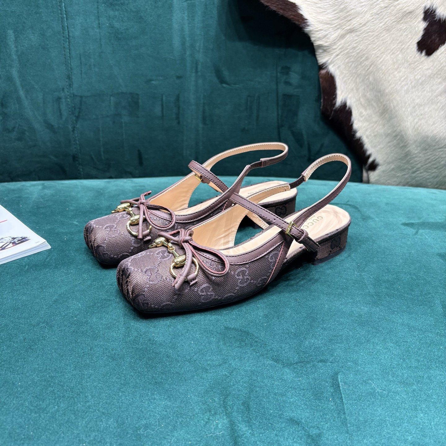 Gucci Style Leather Women's Shoes style reference detail image 3 from source 784693