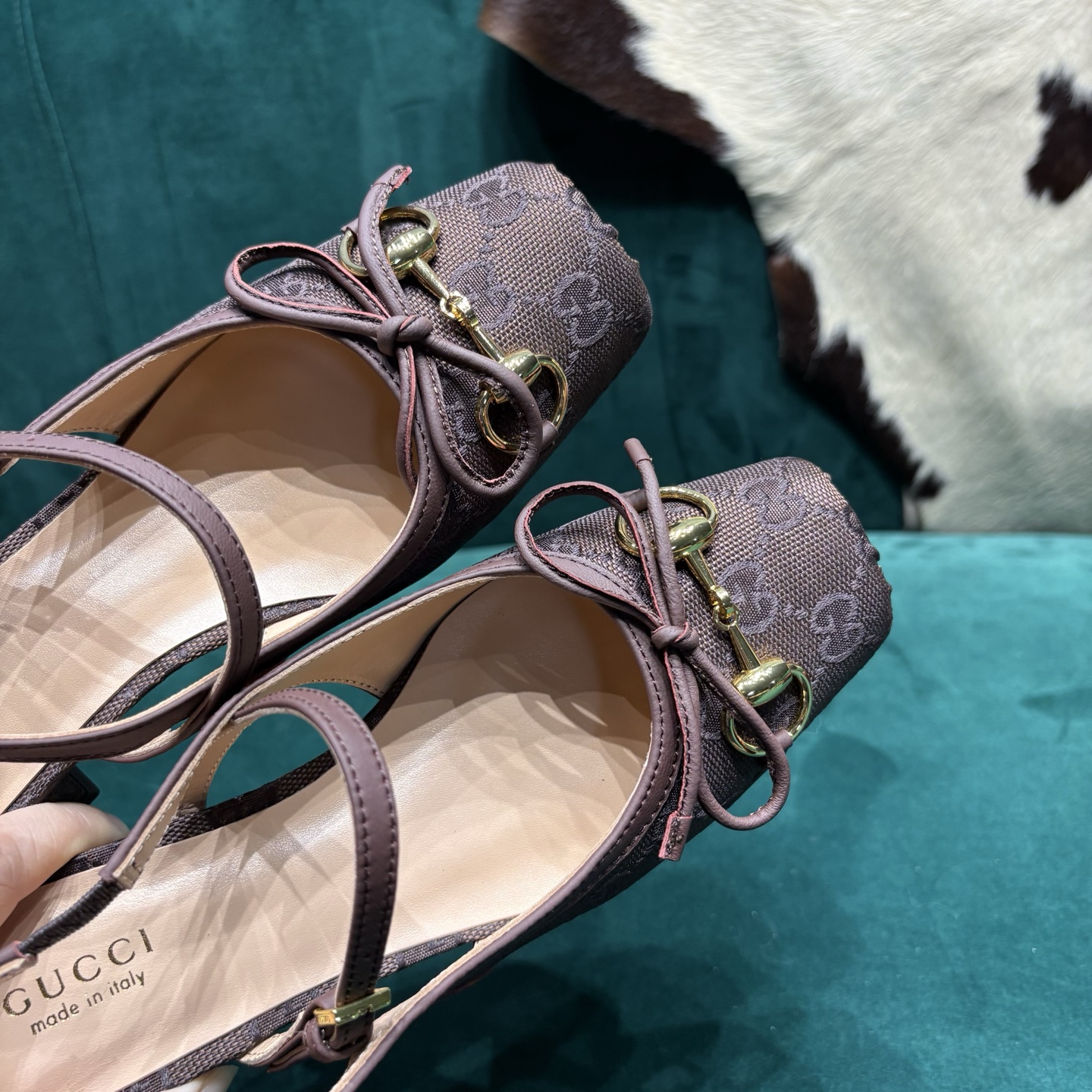 Gucci Style Leather Women's Shoes style reference detail image 7 from source 784693