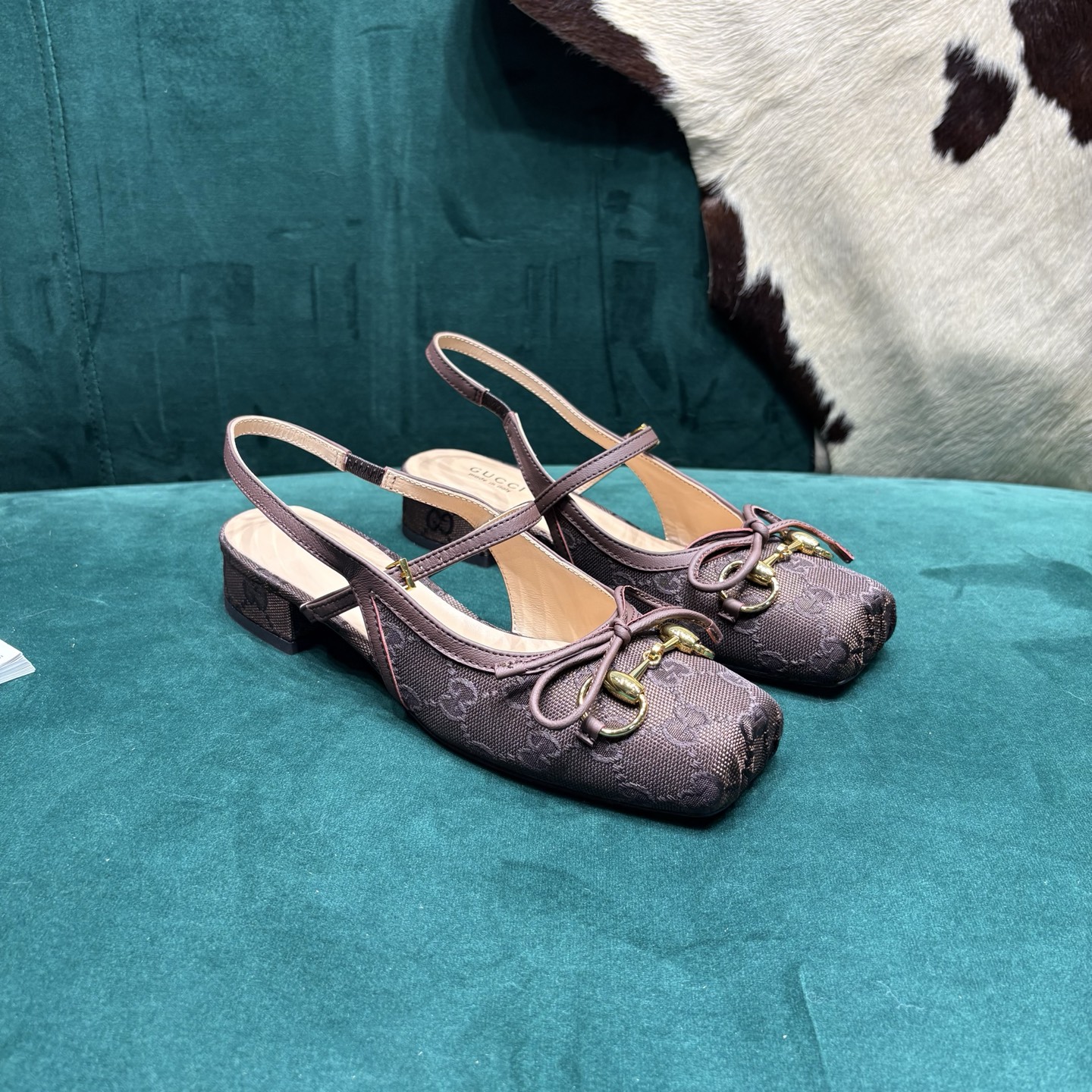 Gucci Style Leather Women's Shoes style reference detail image 2 from source 784693