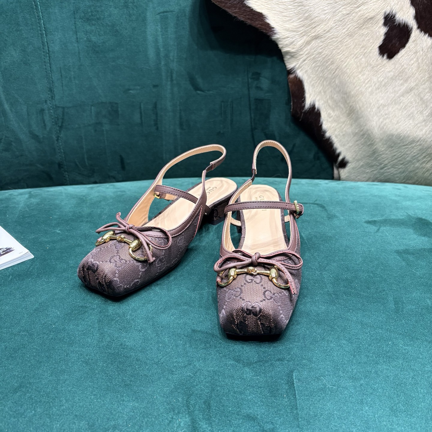 Gucci Style Leather Women's Shoes style reference detail image 1 from source 784693