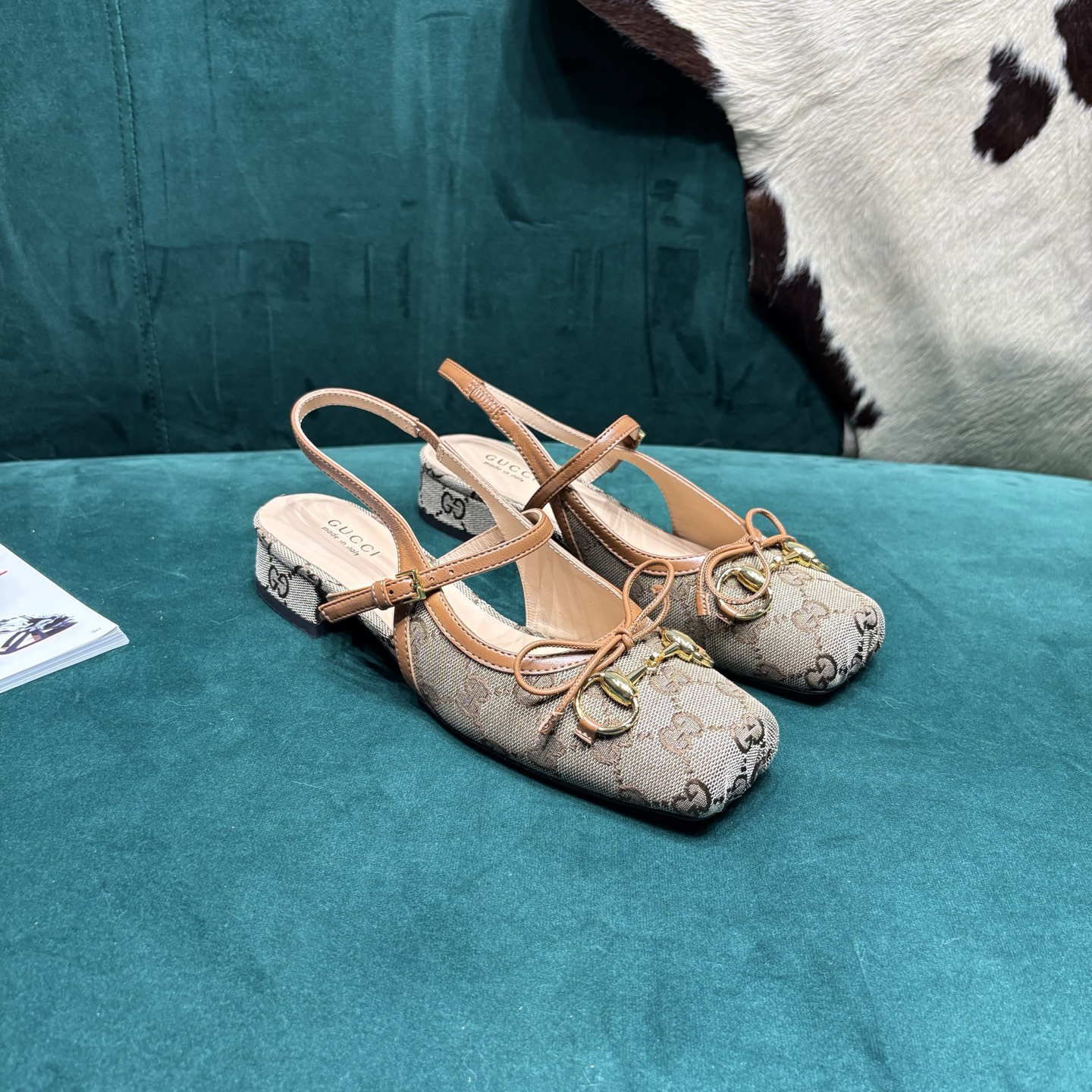 Gucci Style Leather Women's Shoes style reference detail image 2 from source 784694