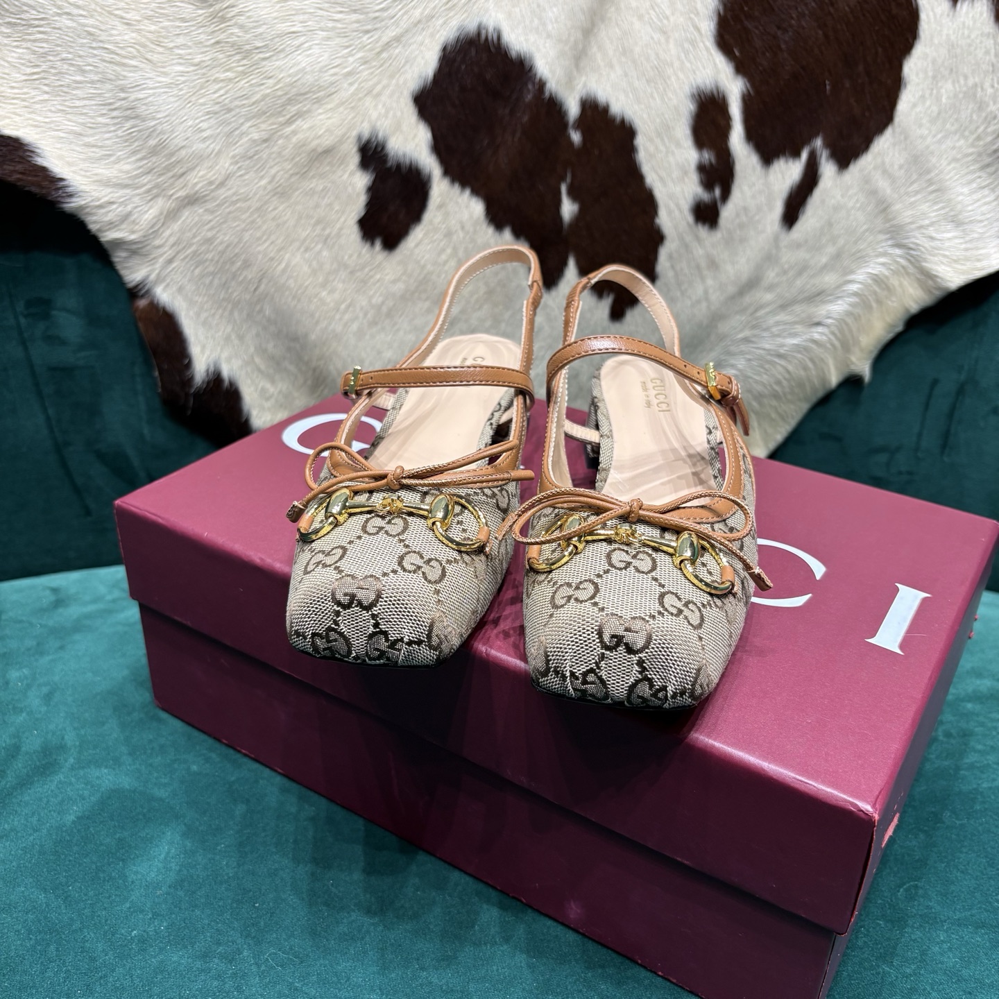 Gucci Style Leather Women's Shoes style reference detail image 7 from source 784694