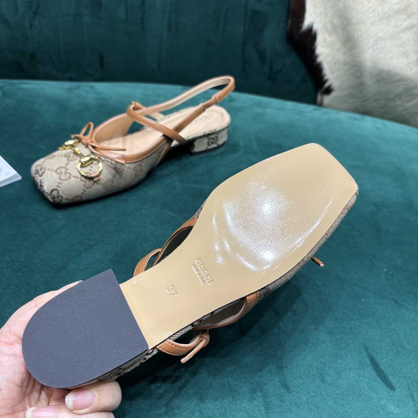 Gucci Style Leather Women's Shoes style reference detail image 5 from source 784694