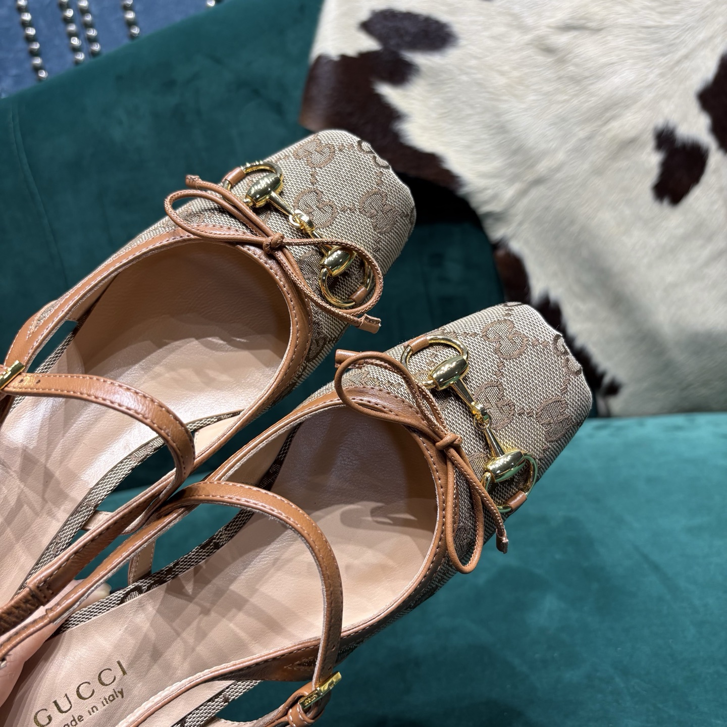 Gucci Style Leather Women's Shoes style reference detail image 6 from source 784694