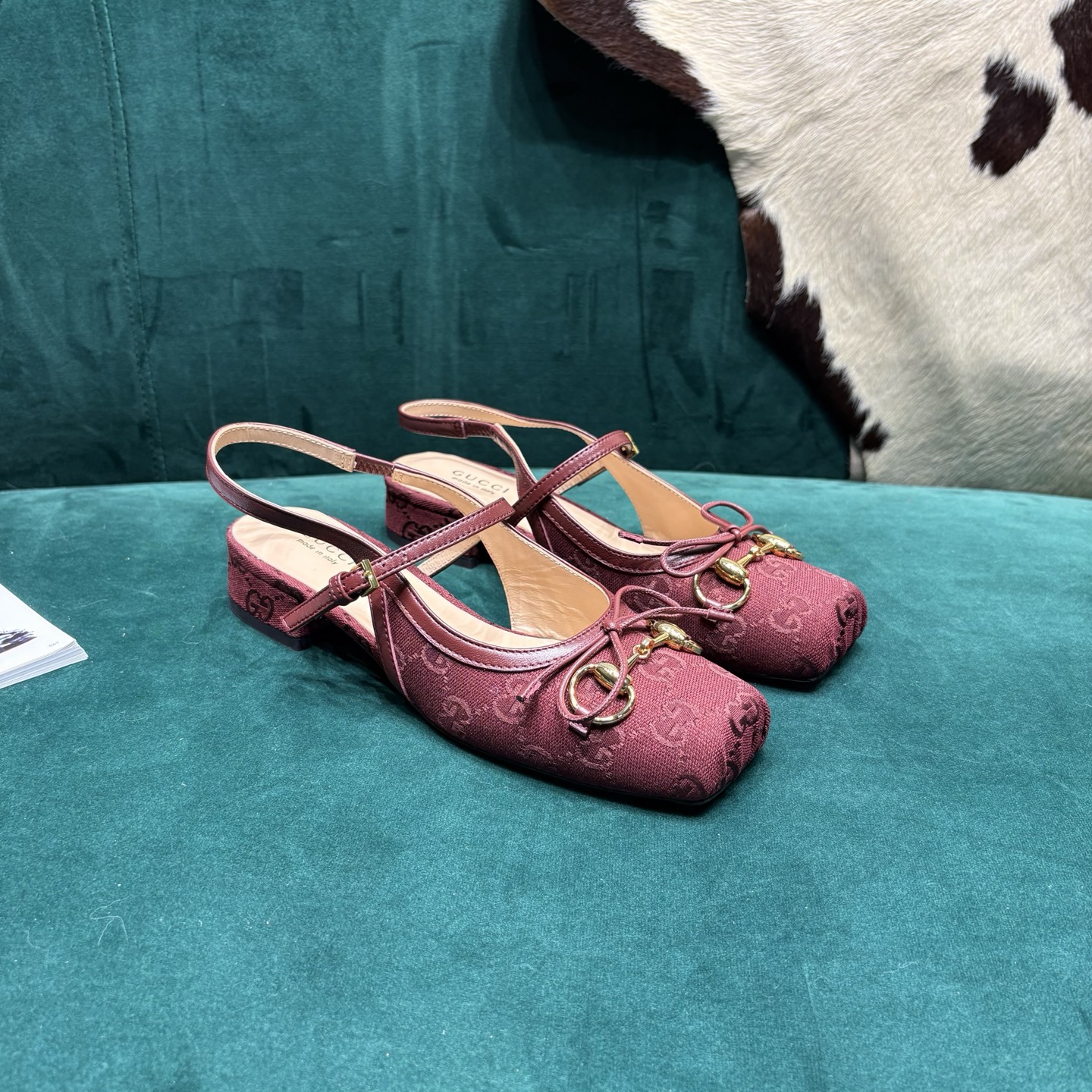 Gucci Style Leather Women's Shoes style reference detail image 2 from source 784695