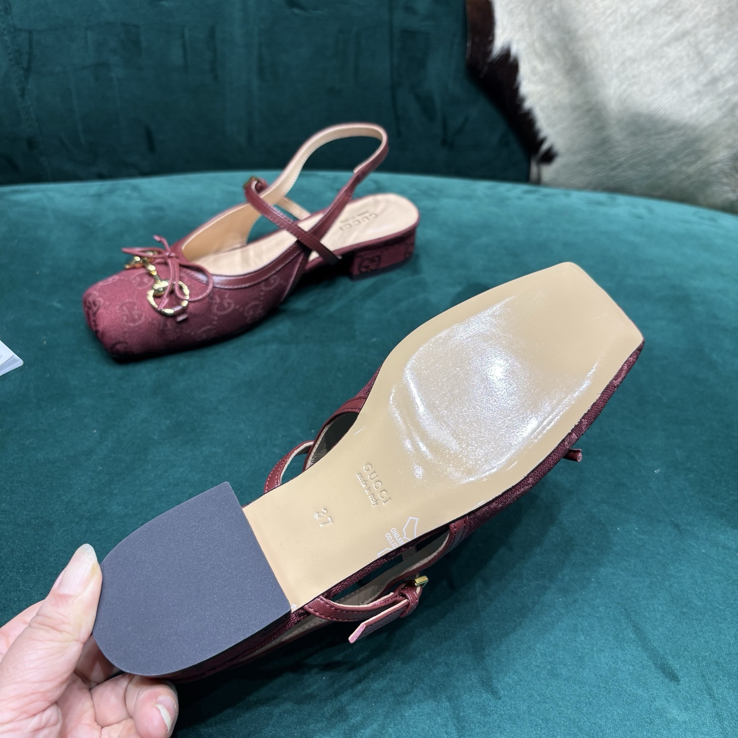 Gucci Style Leather Women's Shoes style reference detail image 5 from source 784695