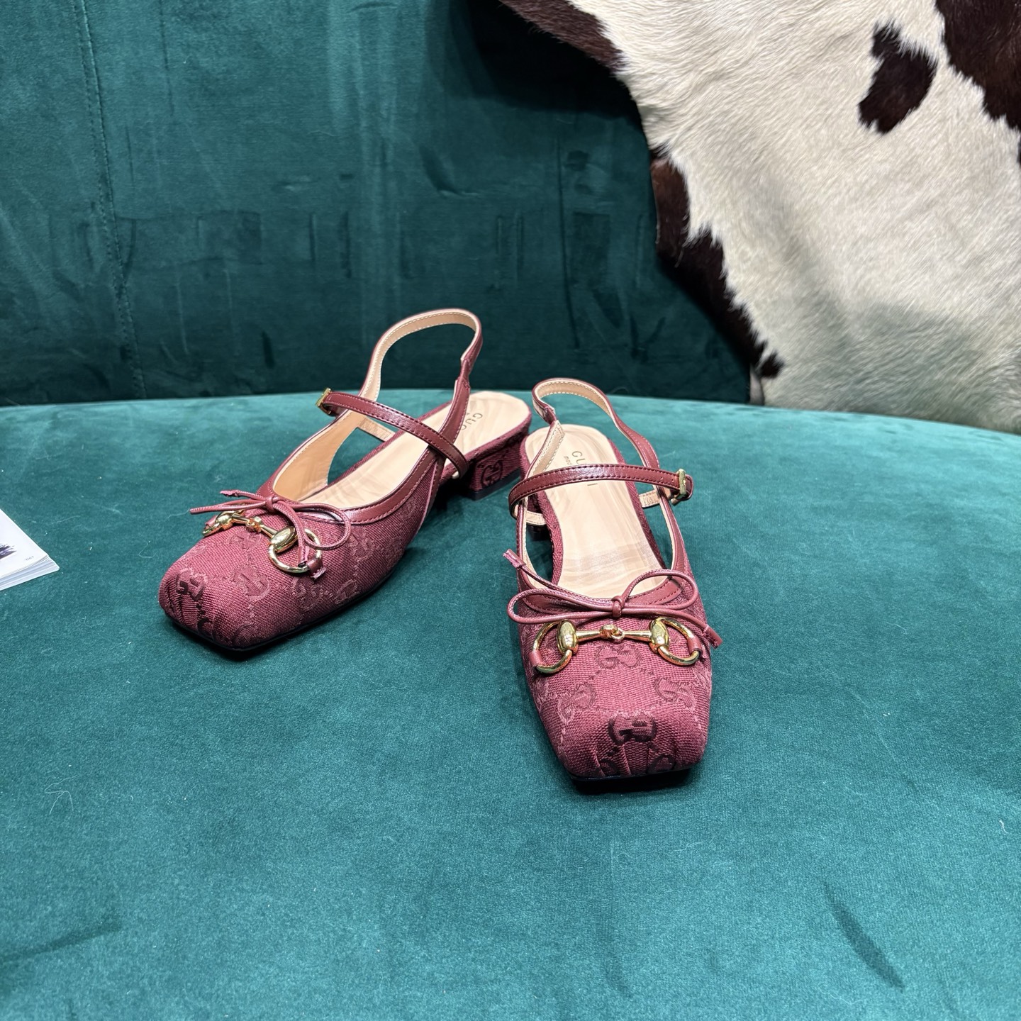 Gucci Style Leather Women's Shoes style reference detail image 1 from source 784695