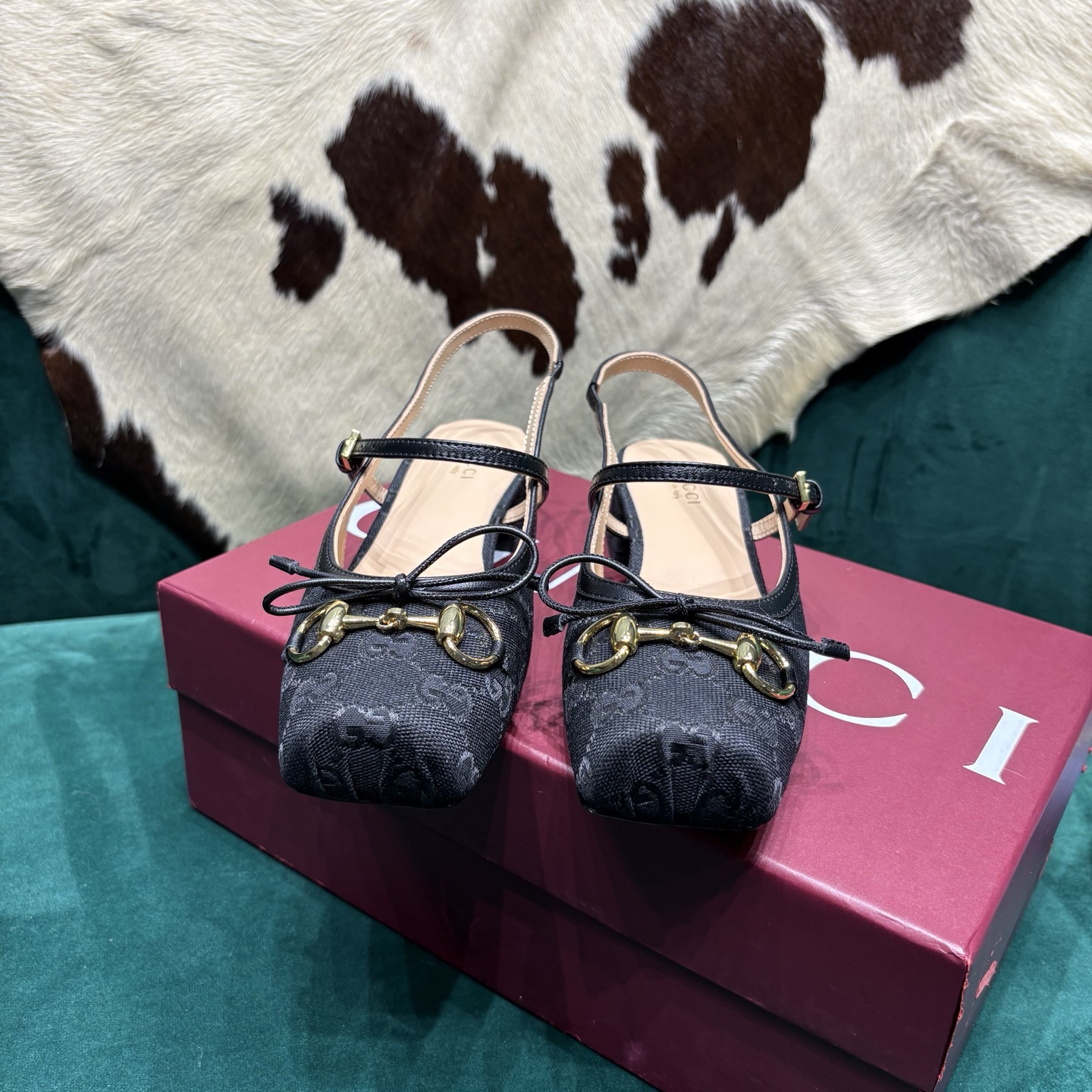 Gucci Style Leather Women's Shoes style reference detail image 6 from source 784697