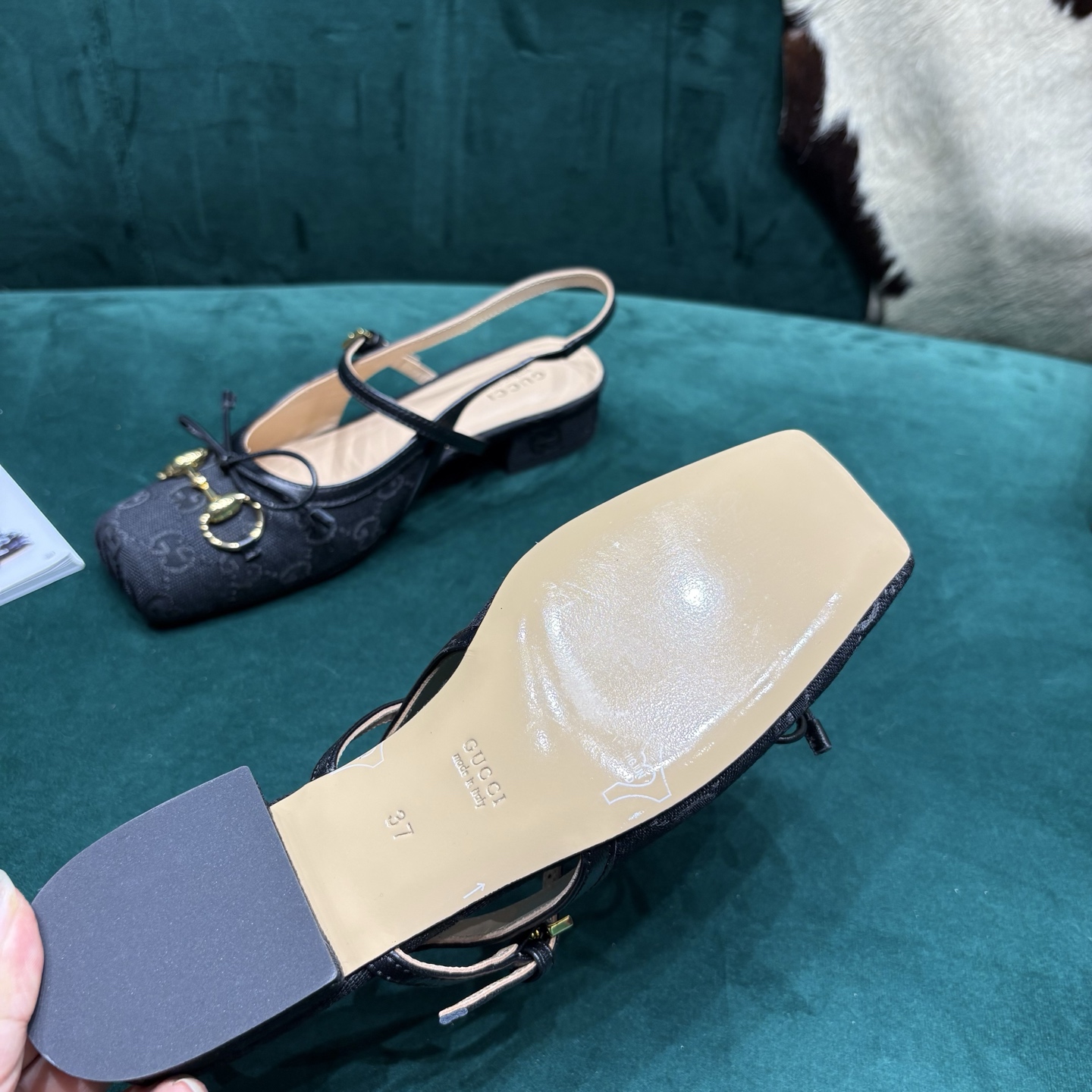 Gucci Style Leather Women's Shoes style reference detail image 5 from source 784697