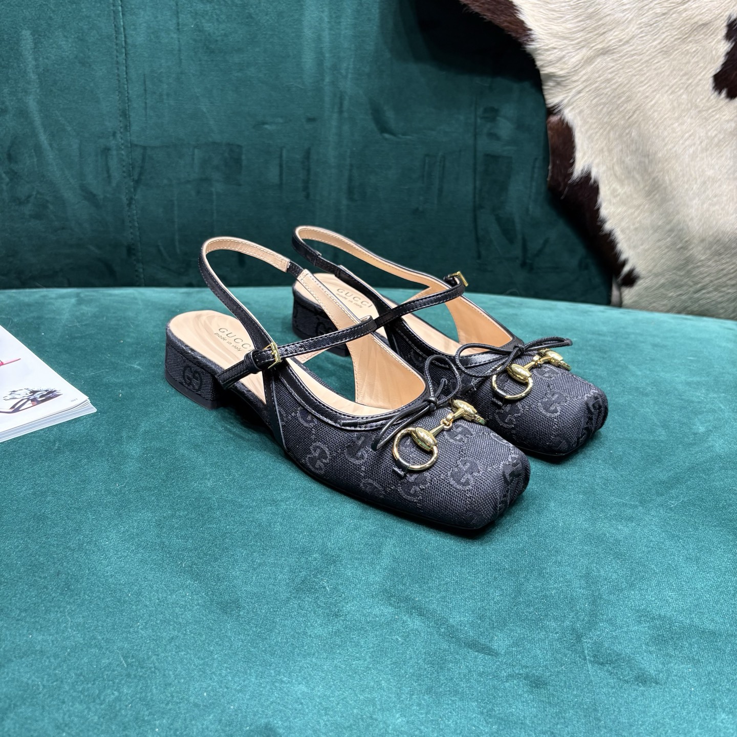 Gucci Style Leather Women's Shoes style reference detail image 2 from source 784697