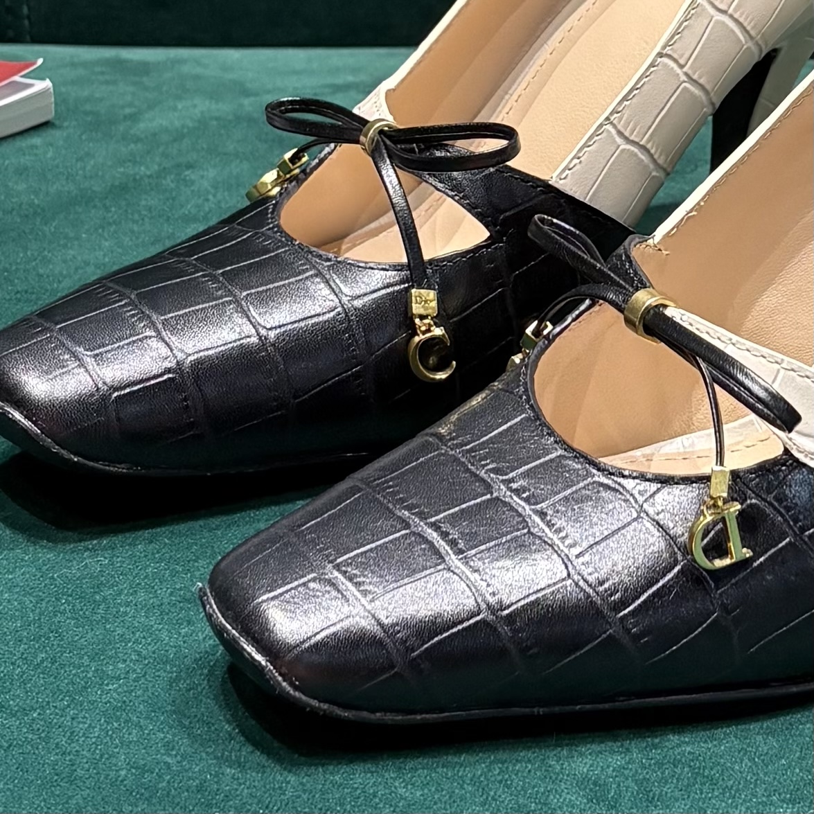 Dior Style Leather Women's Shoes style reference detail image 4 from source 785001